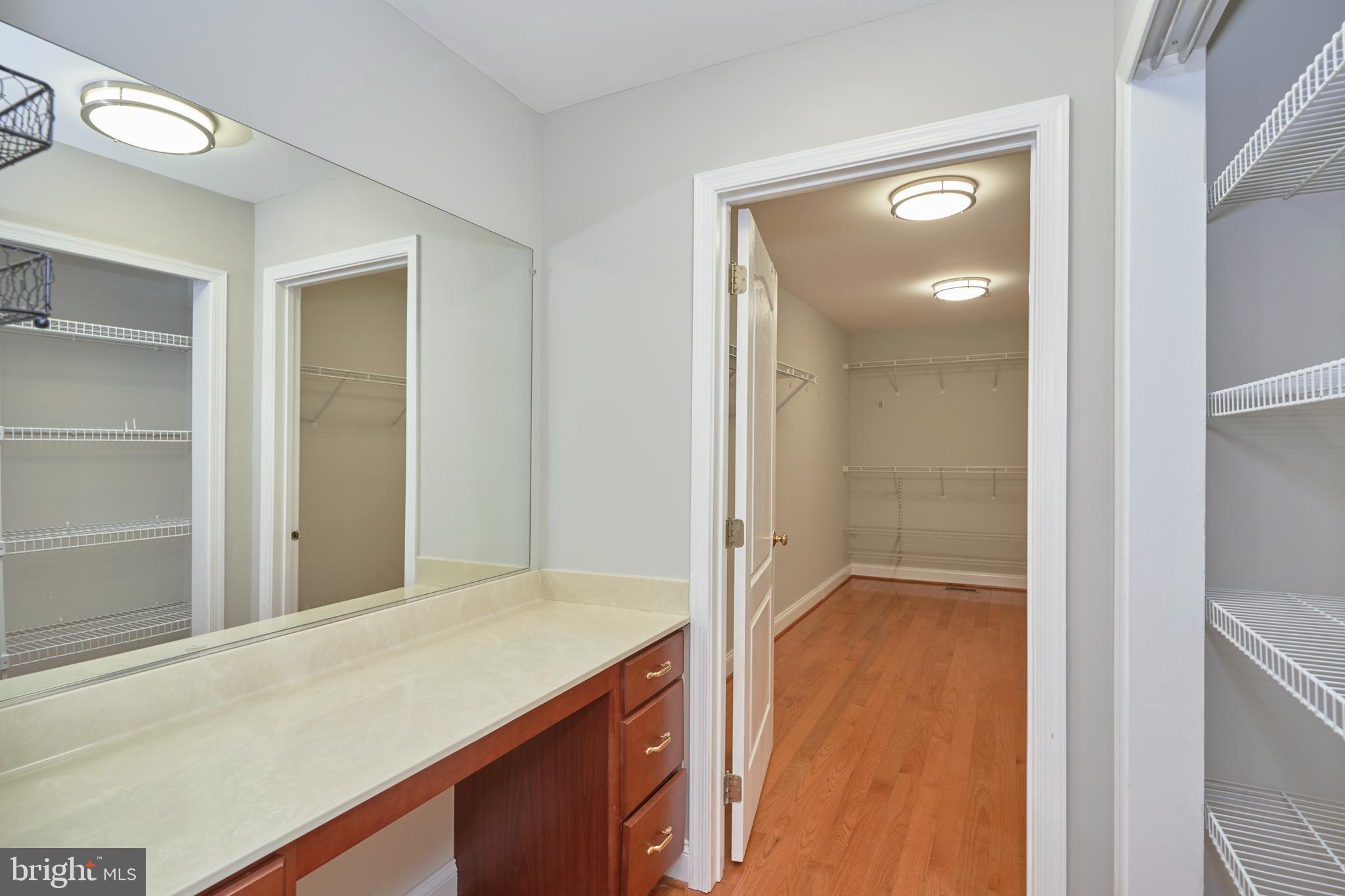 LOUDOUN VALLEY ESTATES - Residential Lease