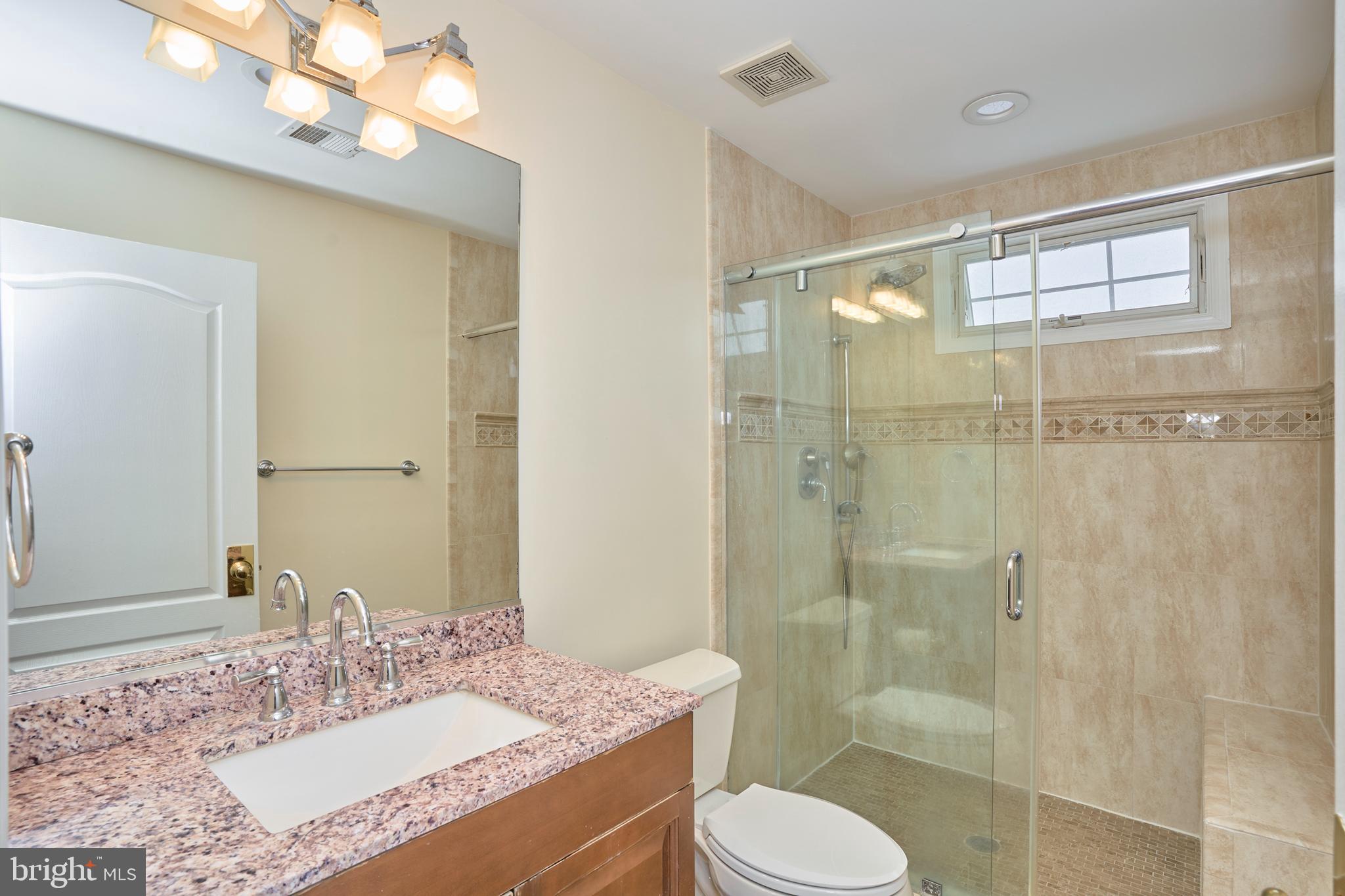 LOUDOUN VALLEY ESTATES - Residential Lease