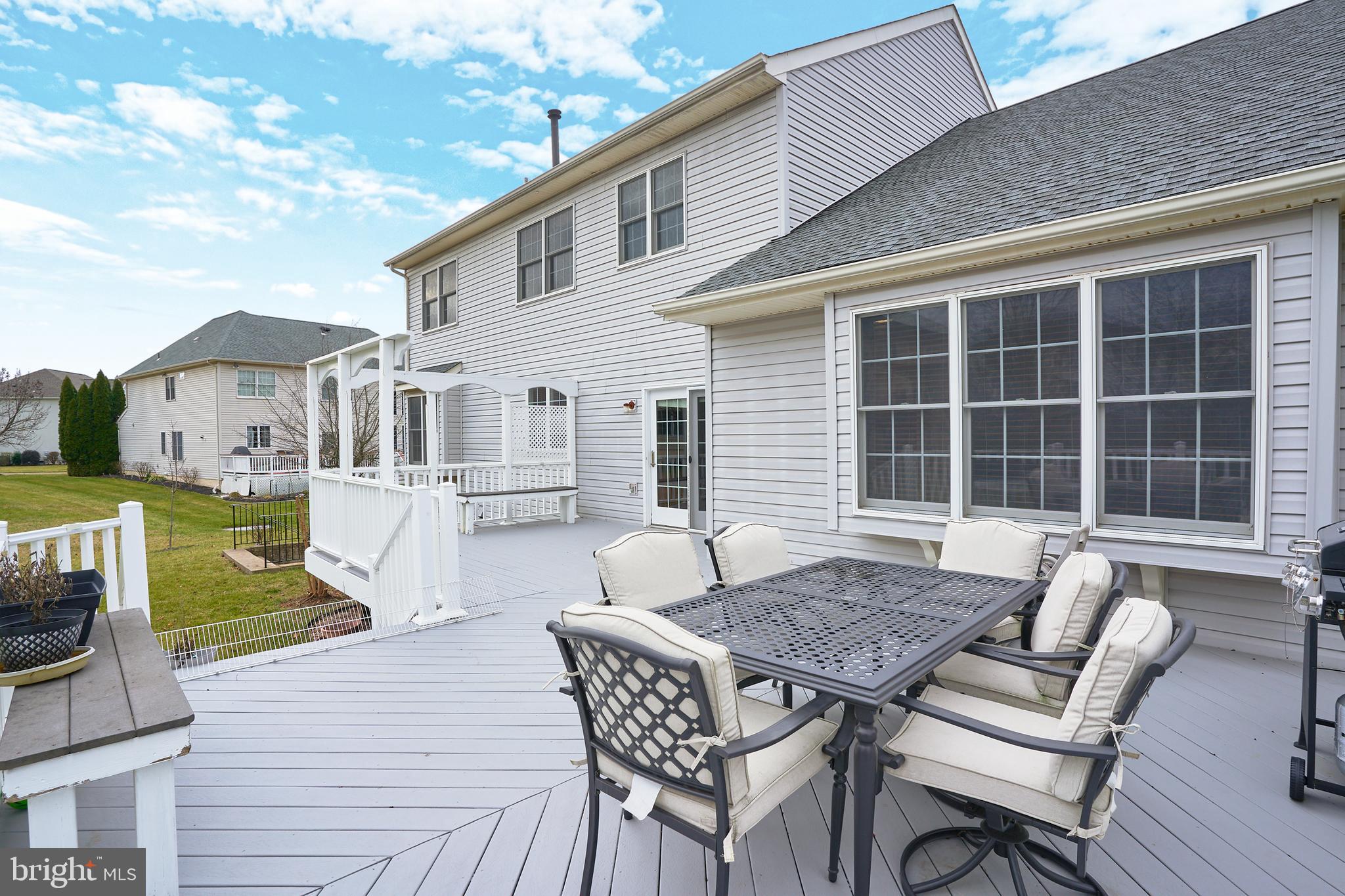 LOUDOUN VALLEY ESTATES - Residential Lease