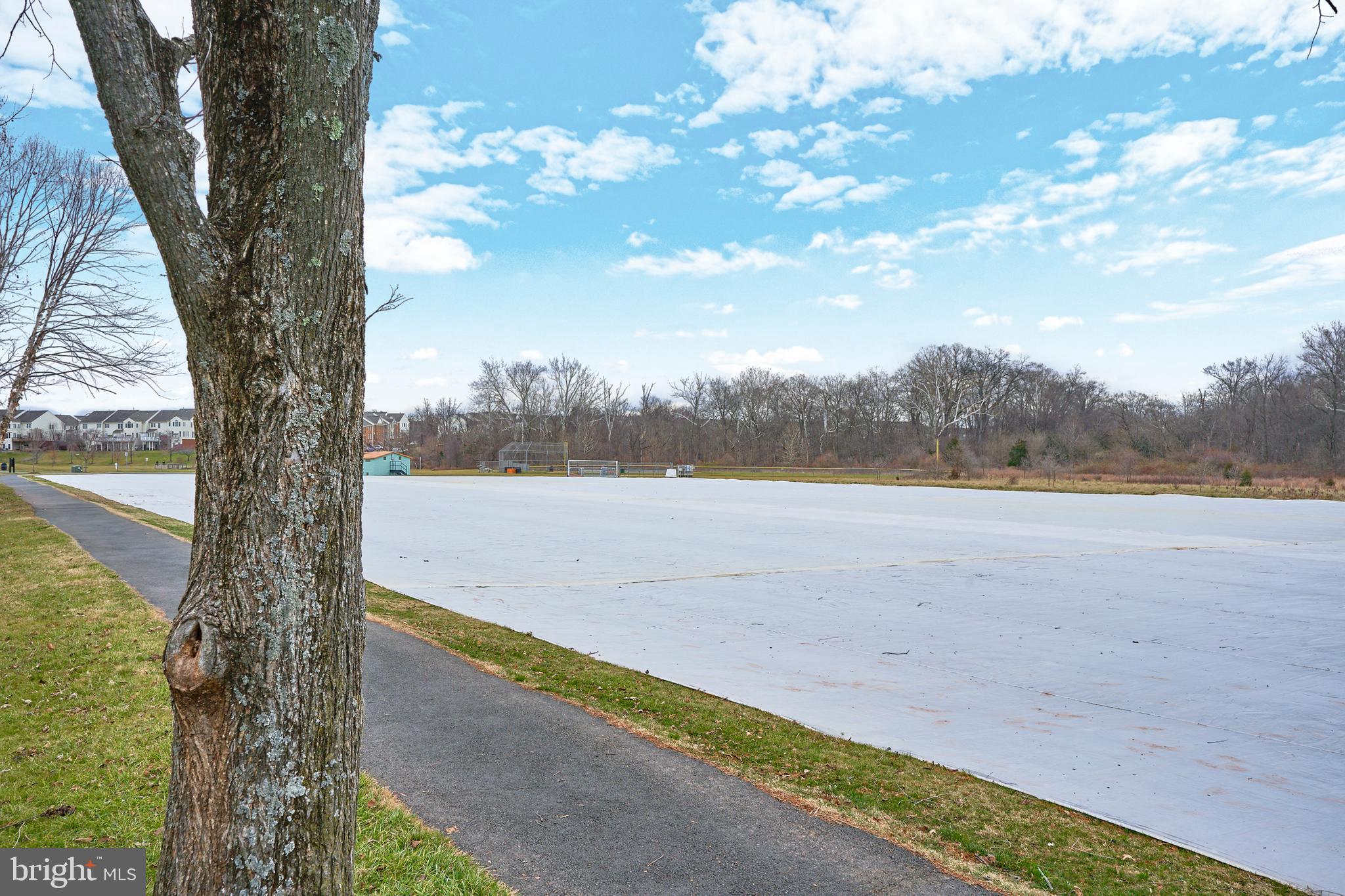 LOUDOUN VALLEY ESTATES - Residential Lease