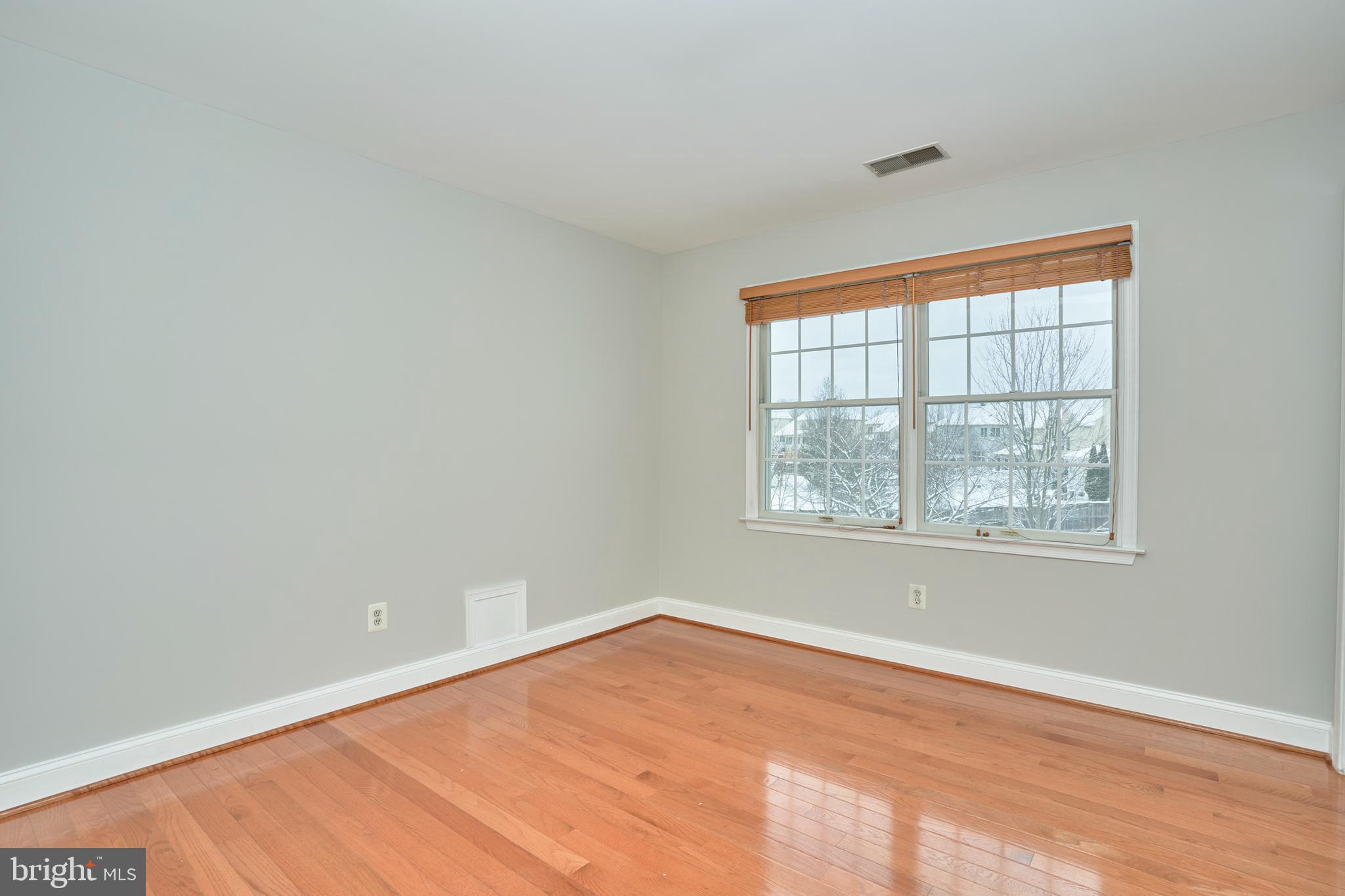 LOUDOUN VALLEY ESTATES - Residential Lease