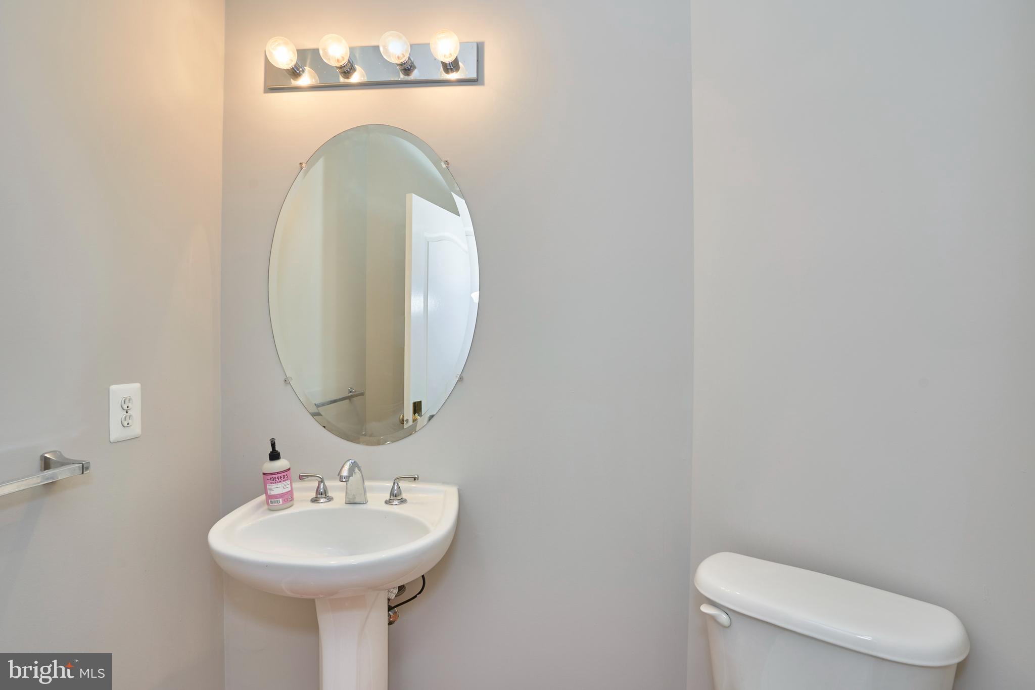 LOUDOUN VALLEY ESTATES - Residential Lease