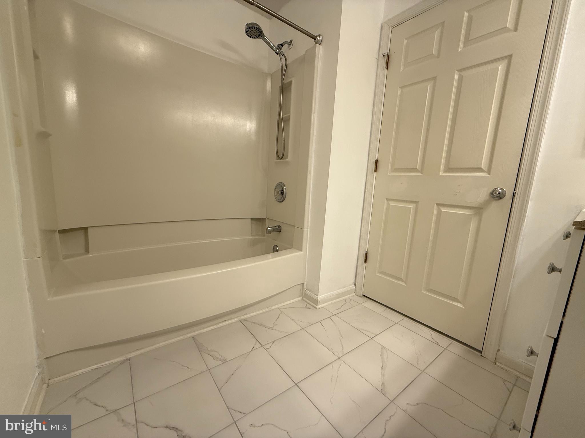 BROOKSTONE - Residential Lease