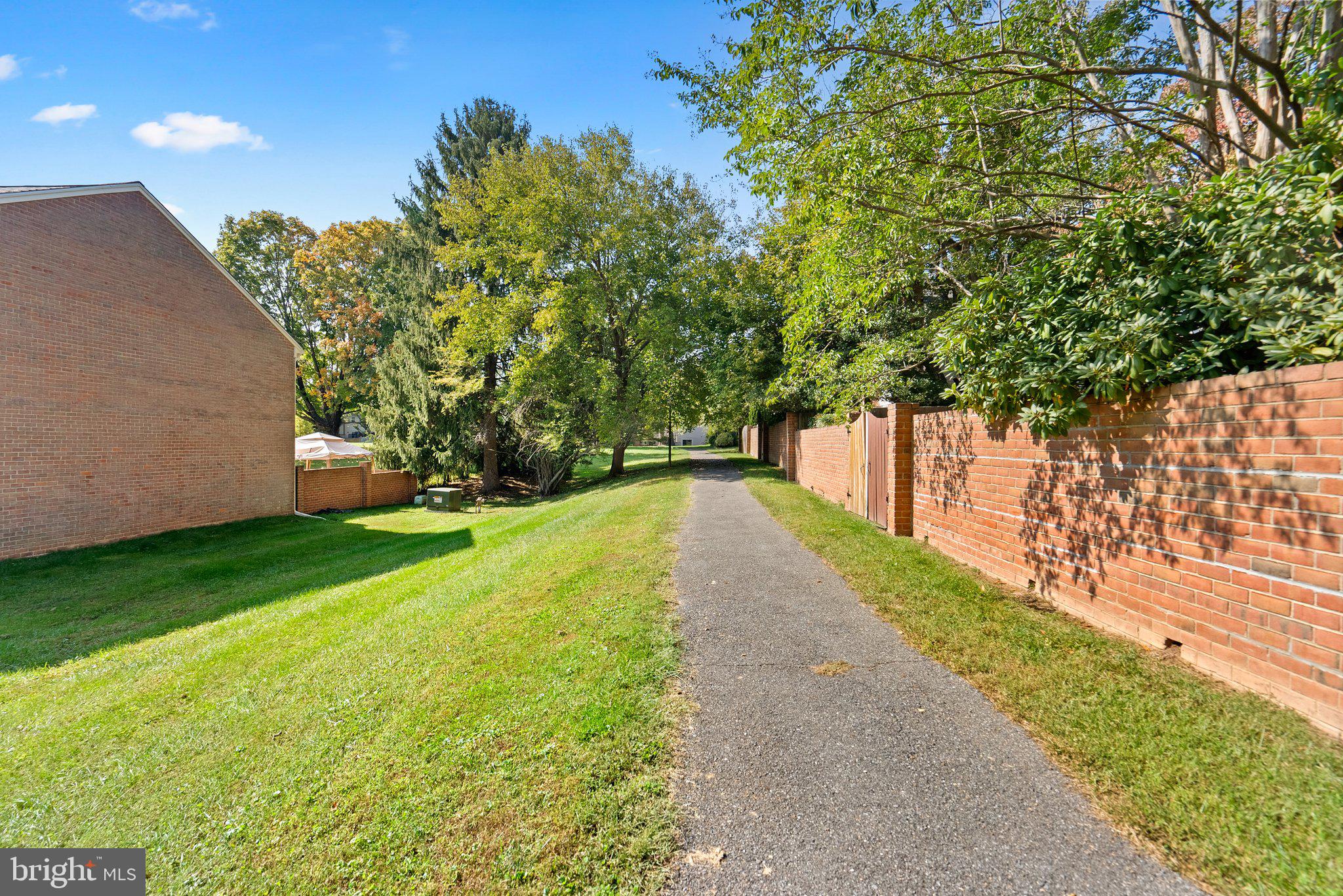 STEDWICK TOWNHOUSES - Residential