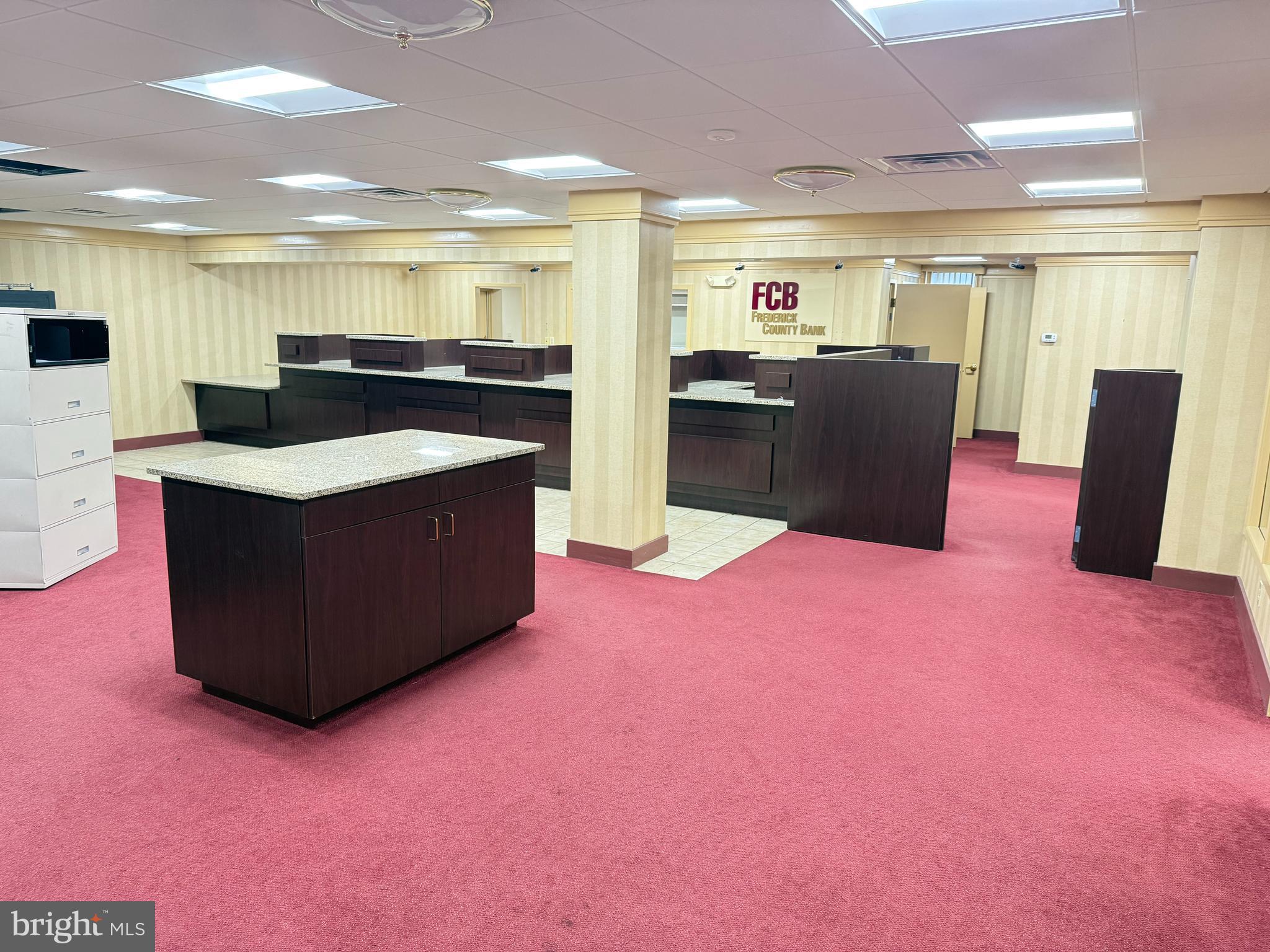 THOMAS JOHNSON SURGERY CENTER - Commercial Lease