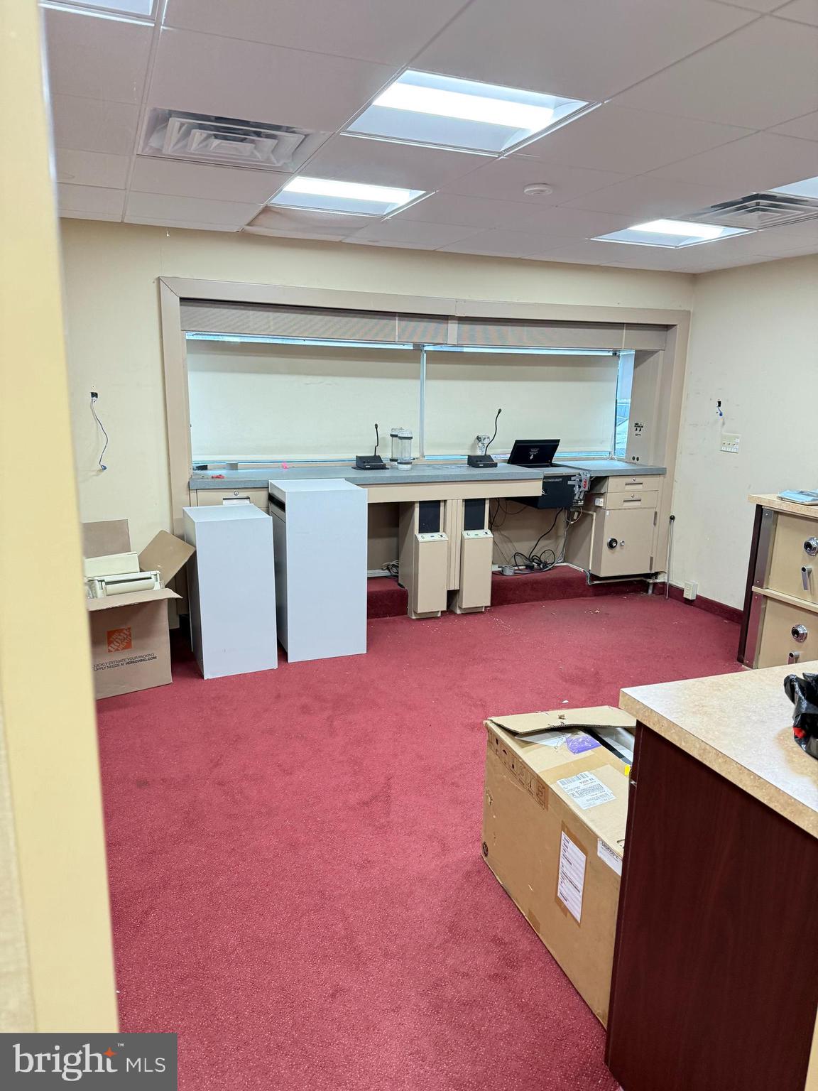 THOMAS JOHNSON SURGERY CENTER - Commercial Lease