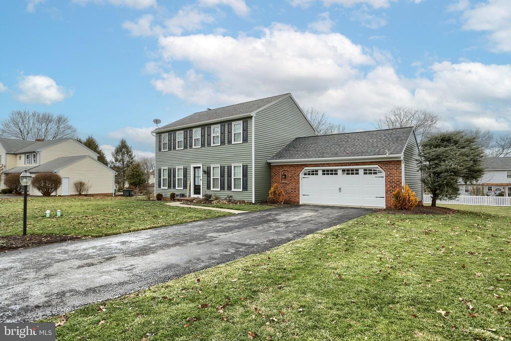 Photo of 1317 Crown Vetch Drive, Landisville, PA 17538 (MLS # PALA2046718)