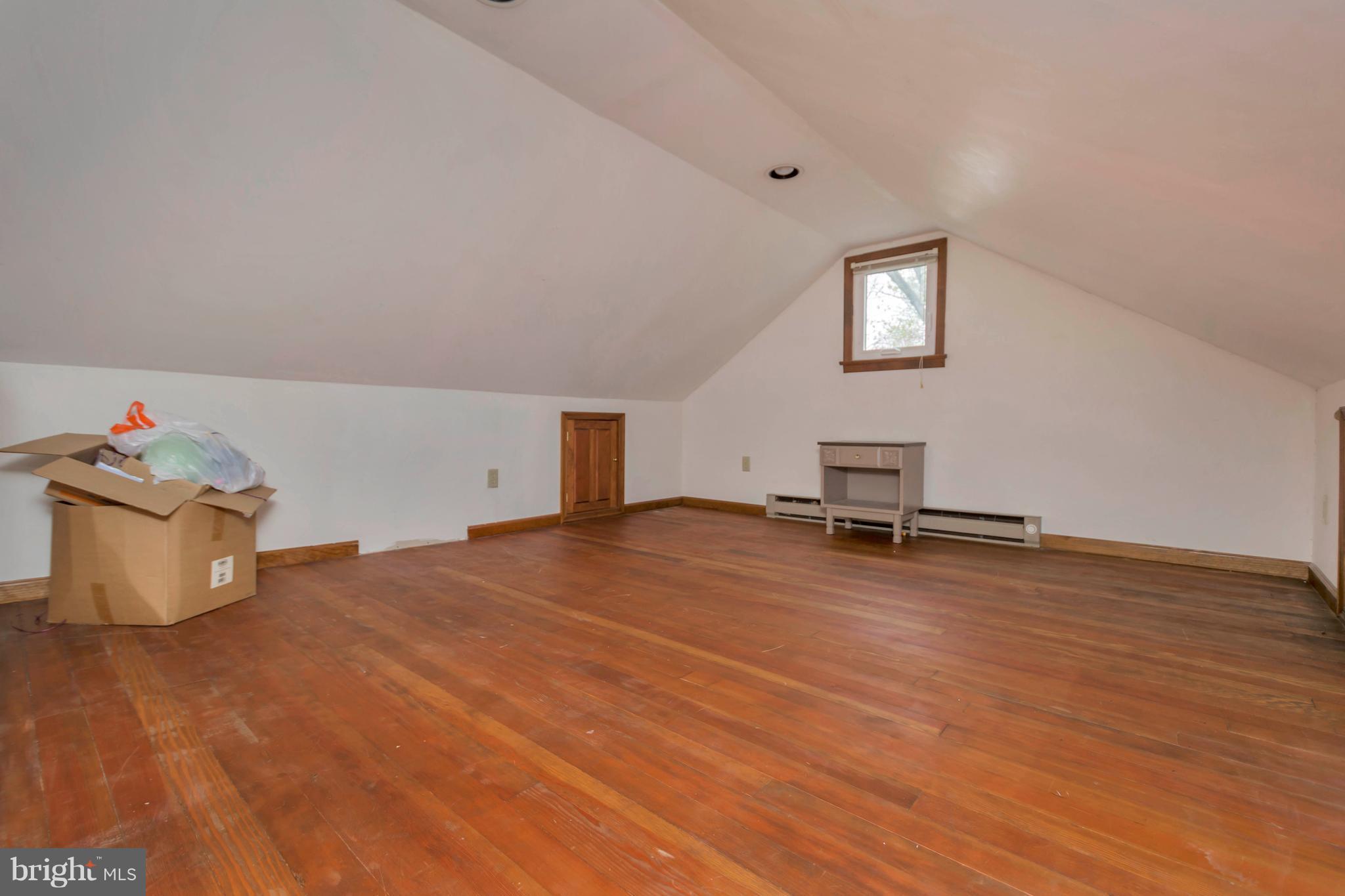 SHERATON HILLS EAST - Residential