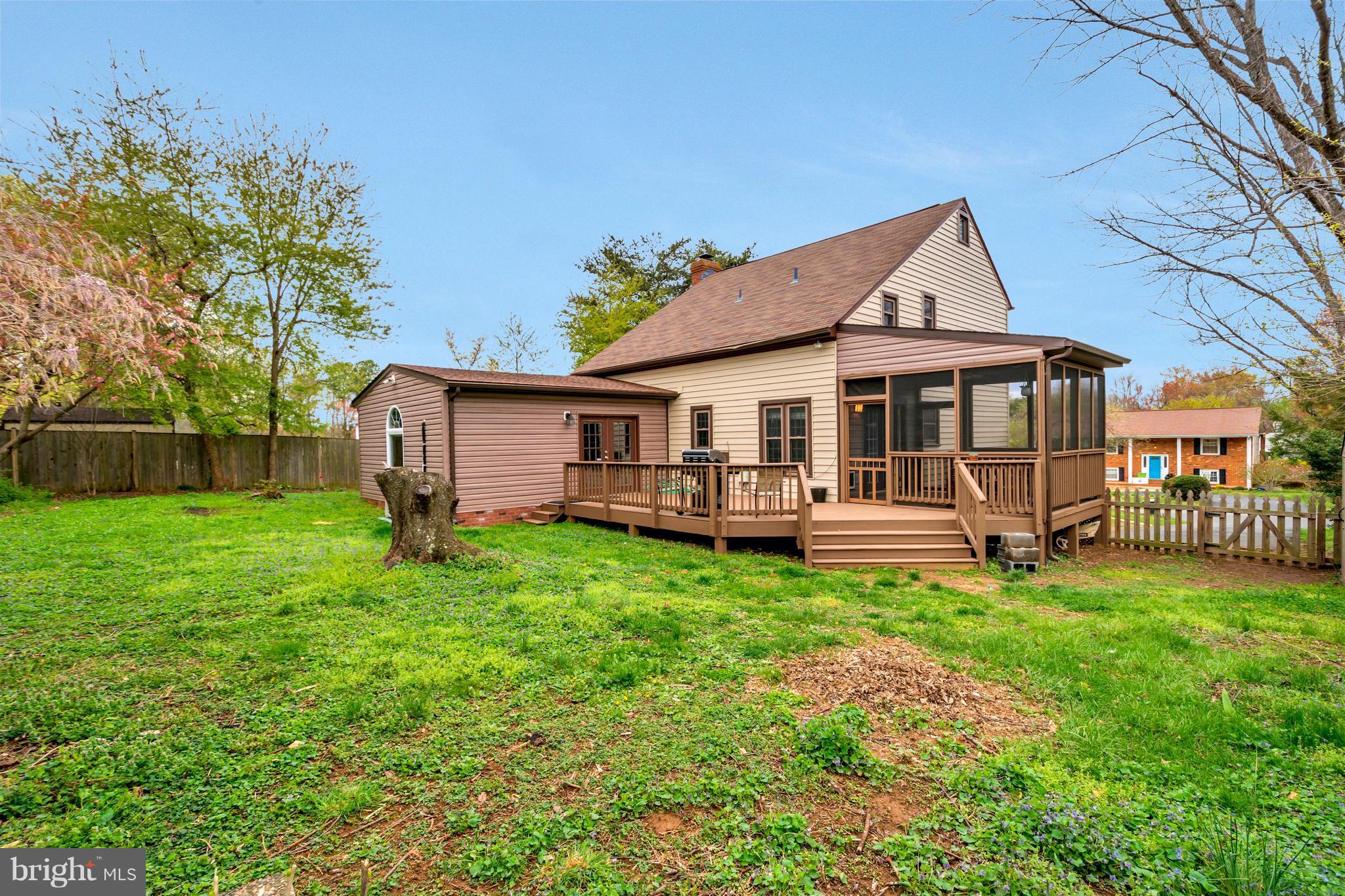 SHERATON HILLS EAST - Residential