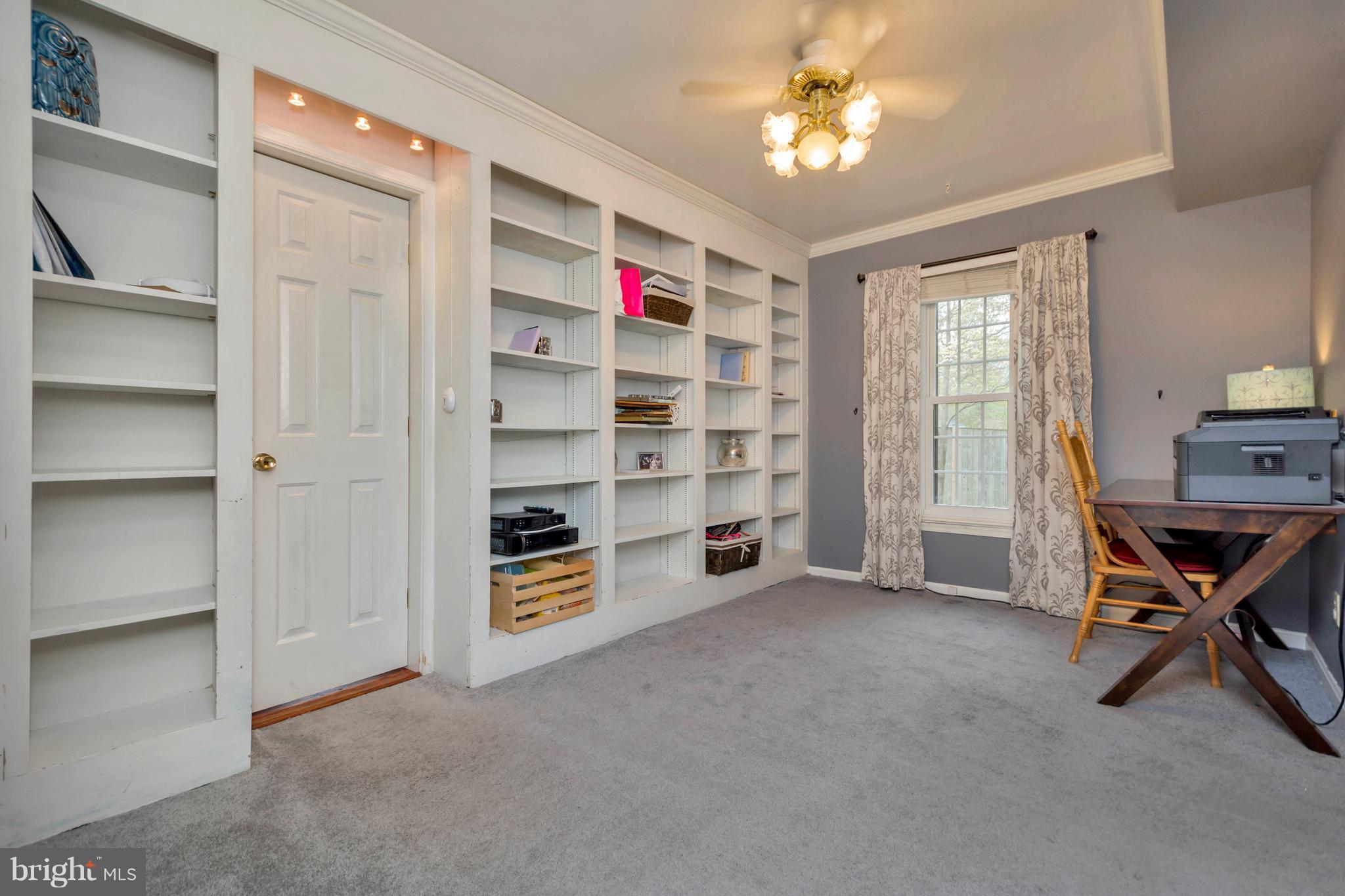 SHERATON HILLS EAST - Residential