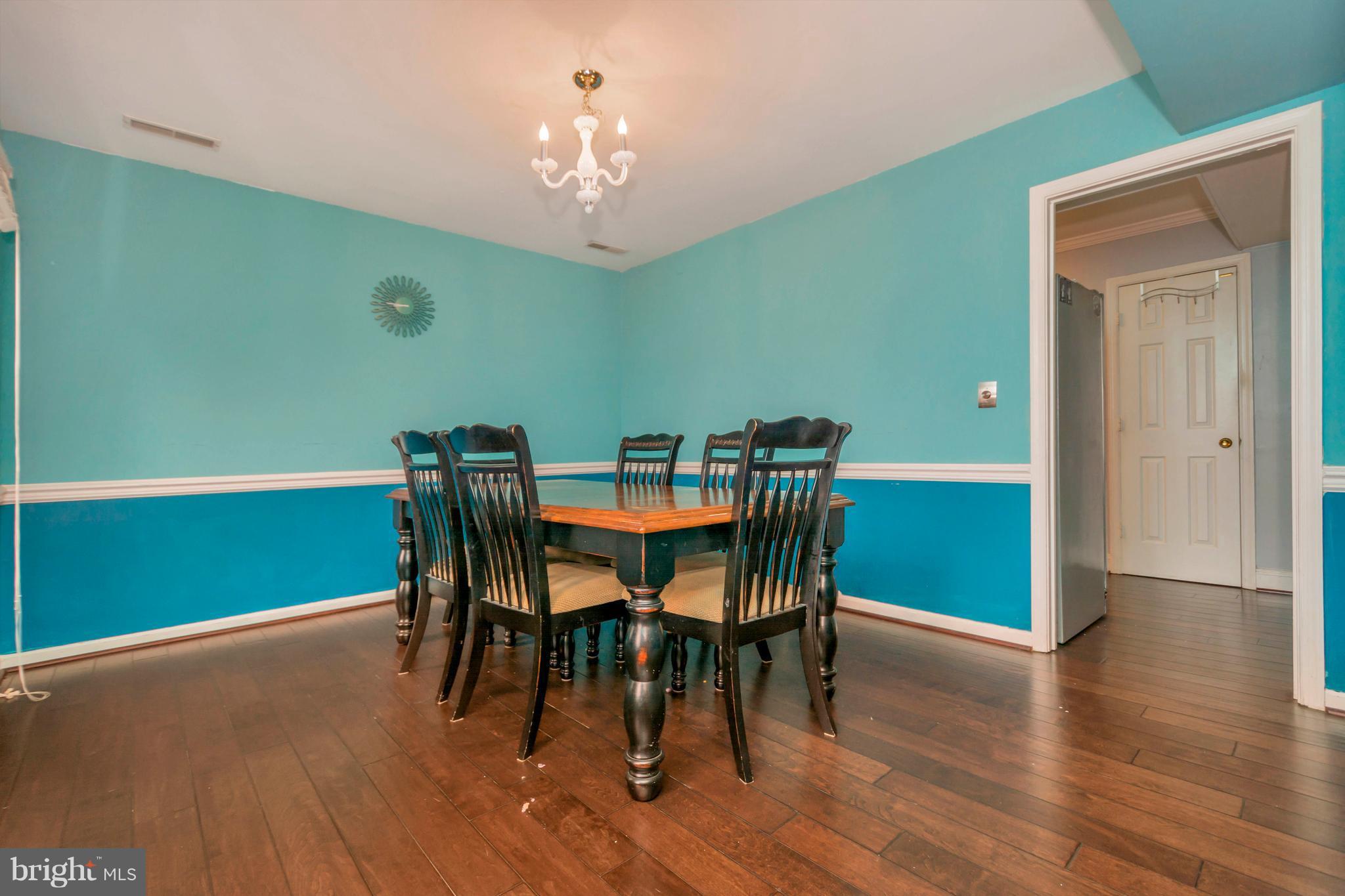 SHERATON HILLS EAST - Residential