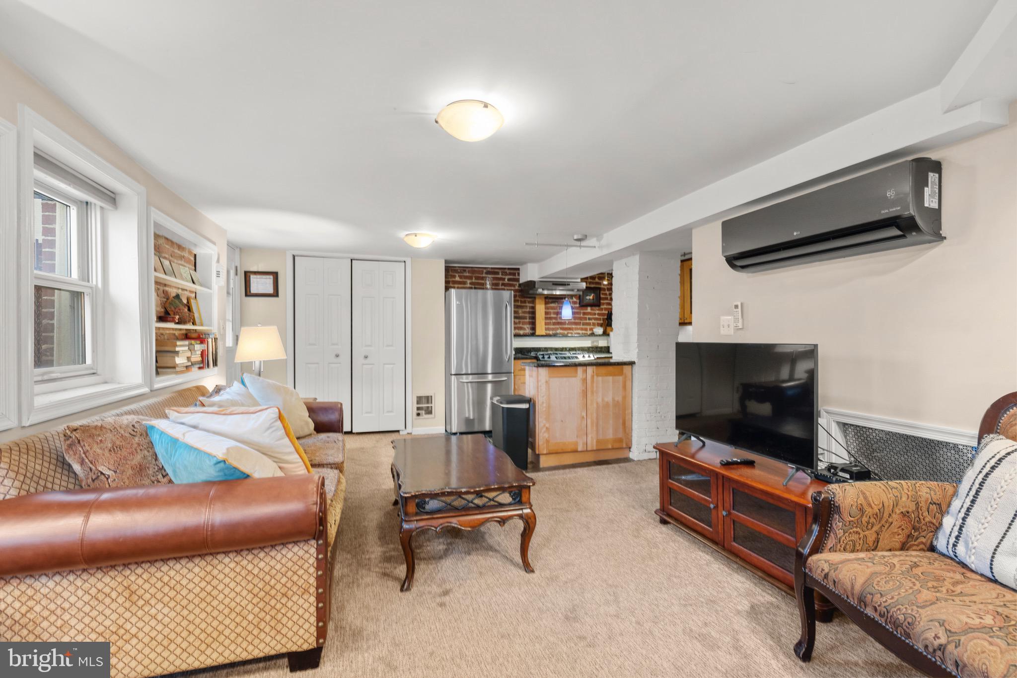 CAPITOL HILL - Residential