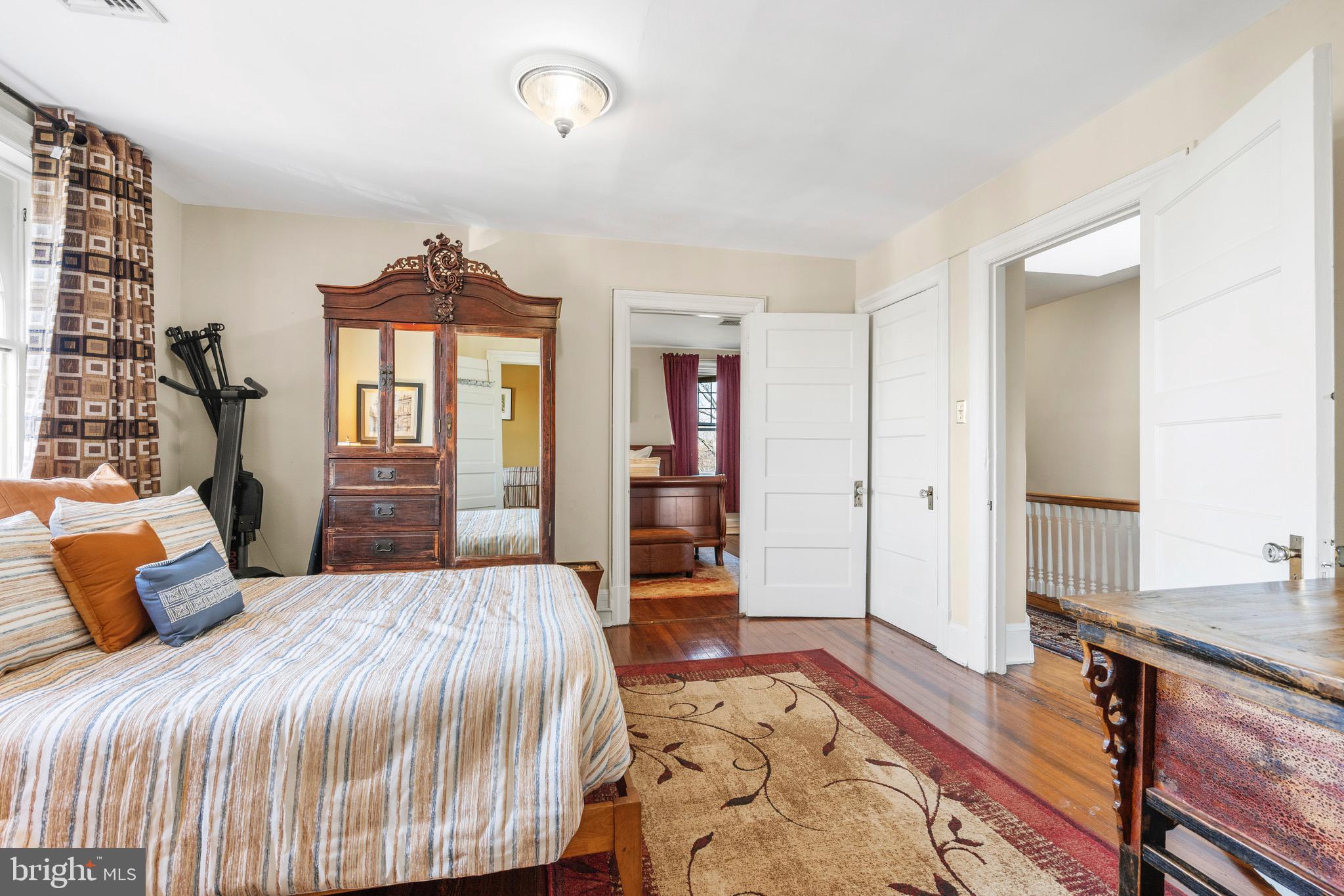 CAPITOL HILL - Residential