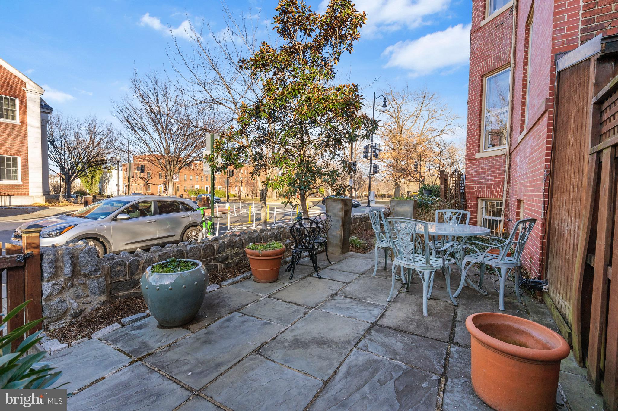 CAPITOL HILL - Residential