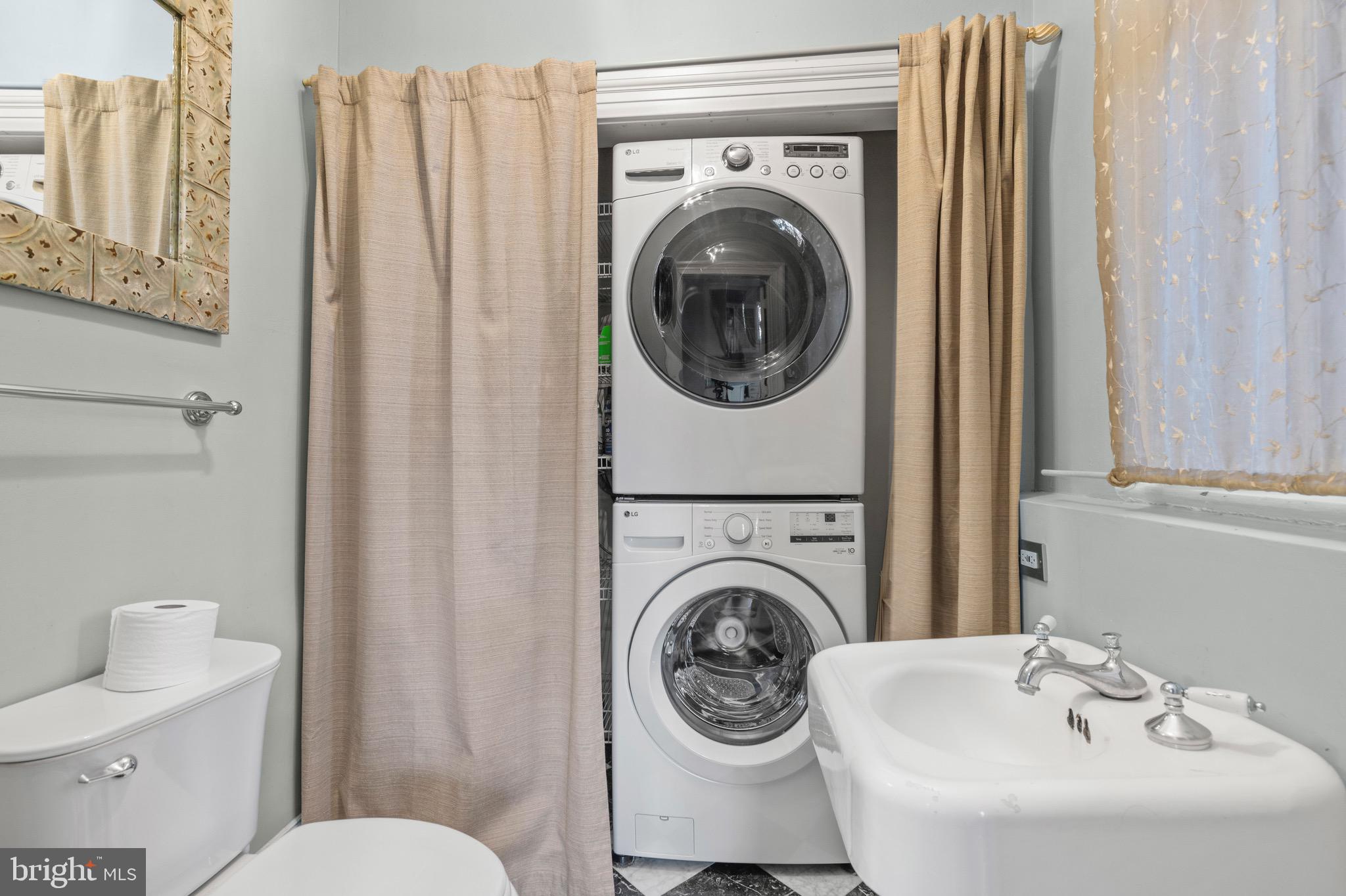 CAPITOL HILL - Residential