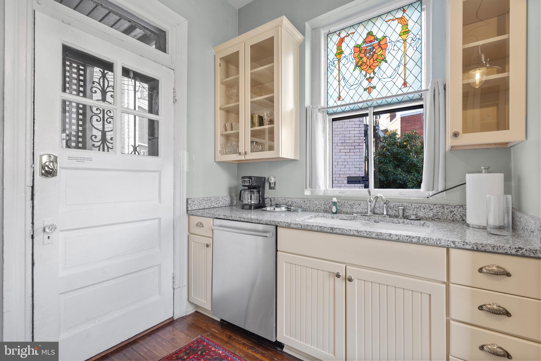 CAPITOL HILL - Residential