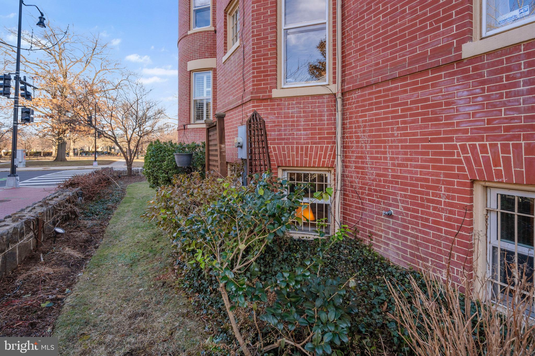 CAPITOL HILL - Residential