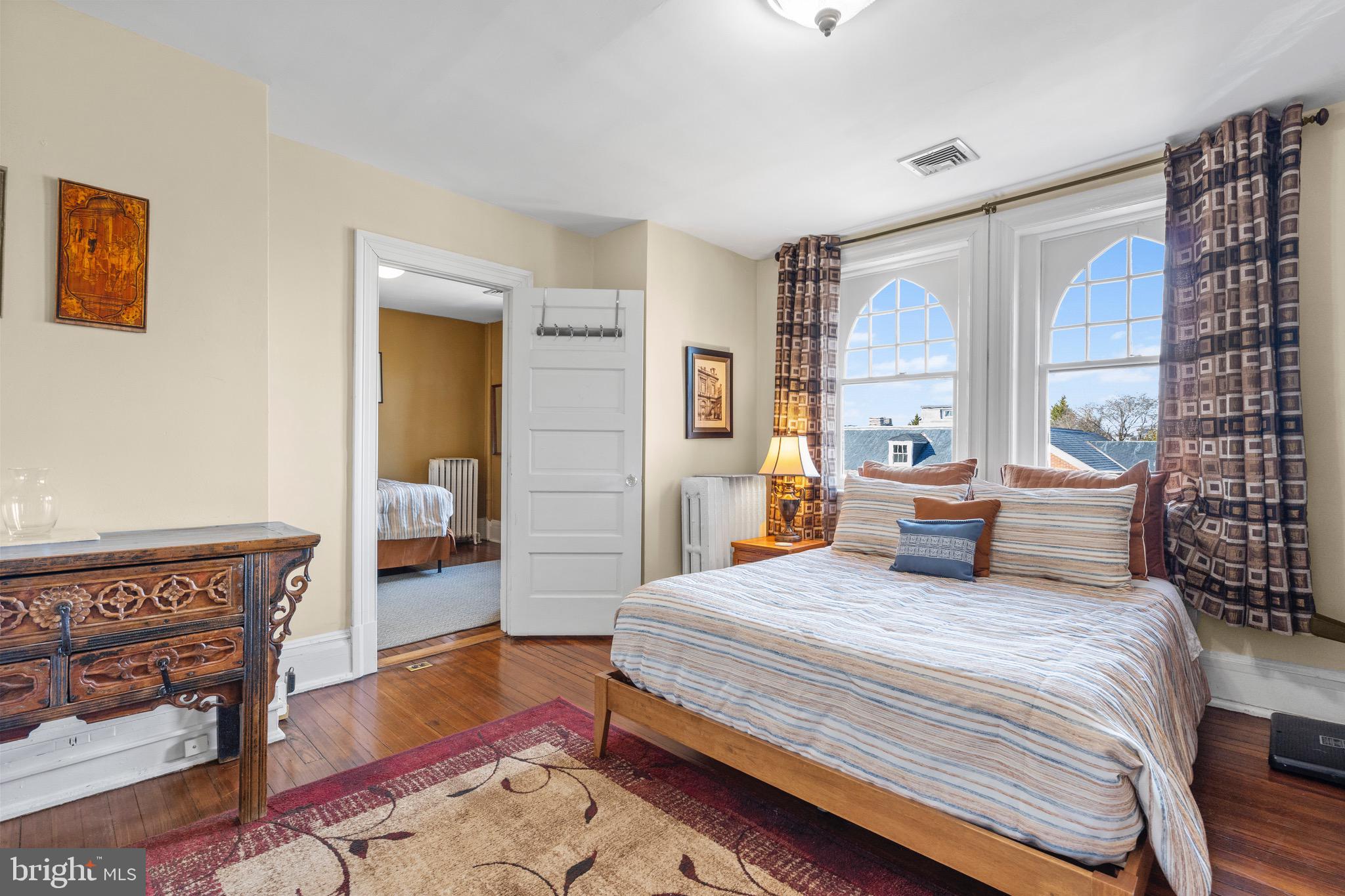 CAPITOL HILL - Residential