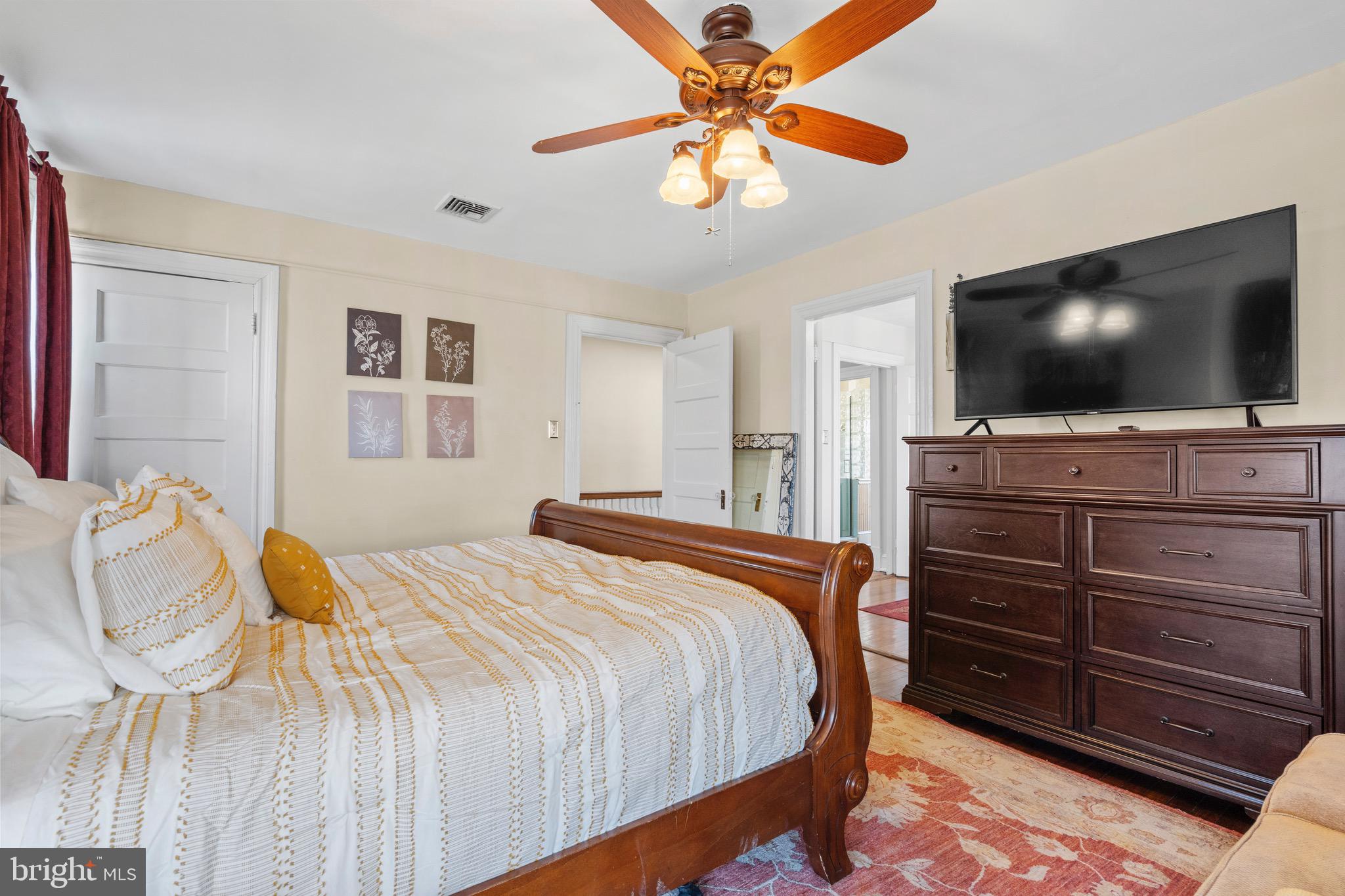 CAPITOL HILL - Residential