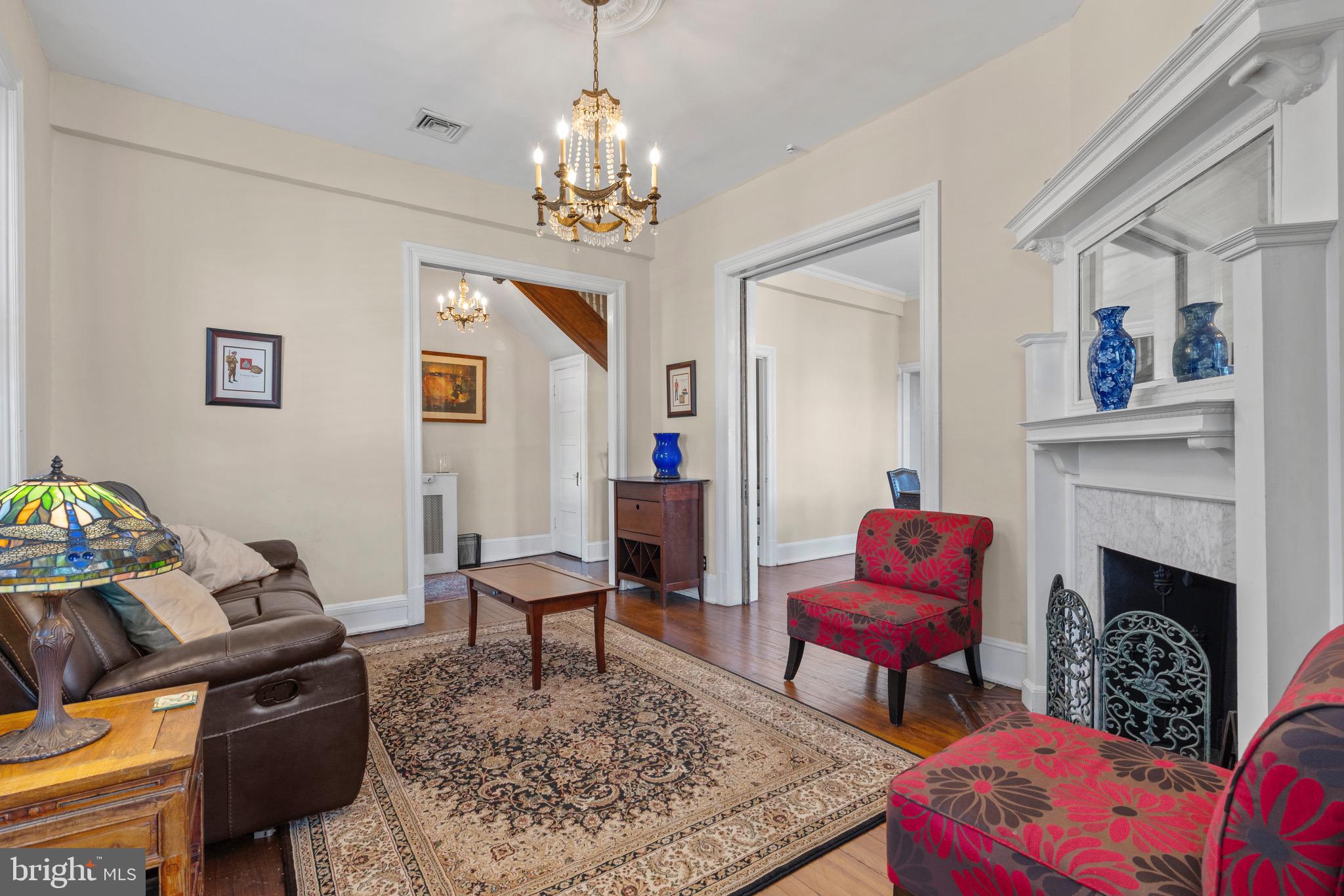 CAPITOL HILL - Residential