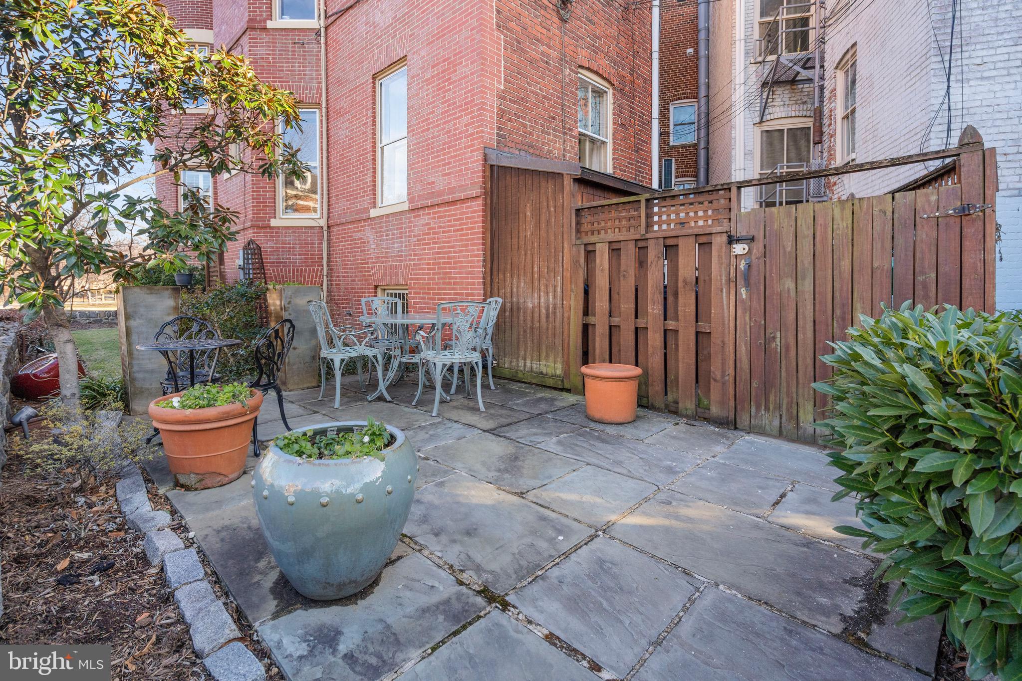 CAPITOL HILL - Residential