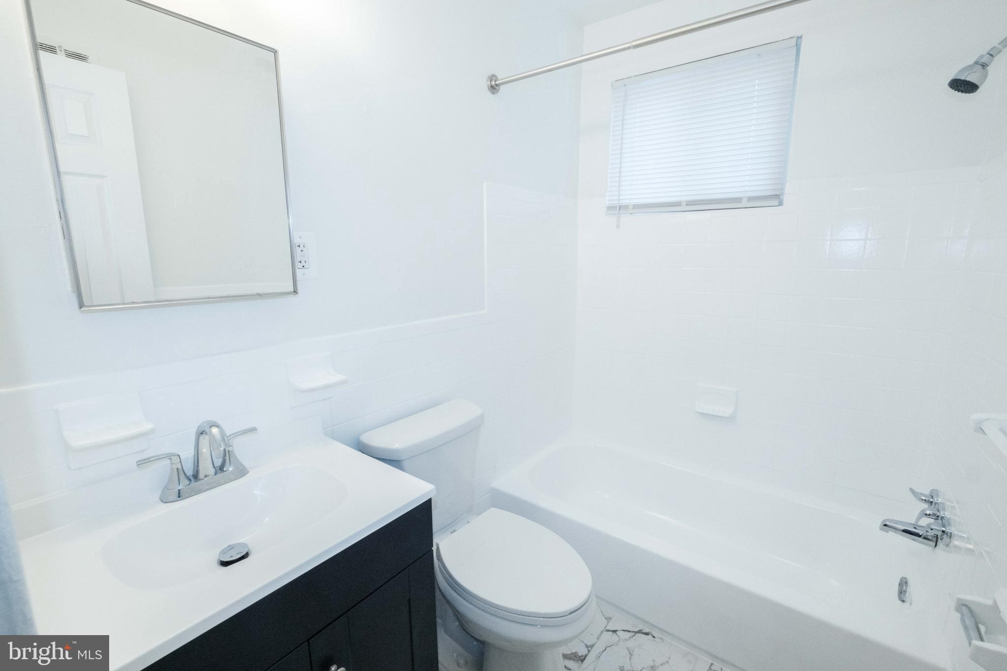 IVERSON SQUARE CONDOMINIUM - Residential