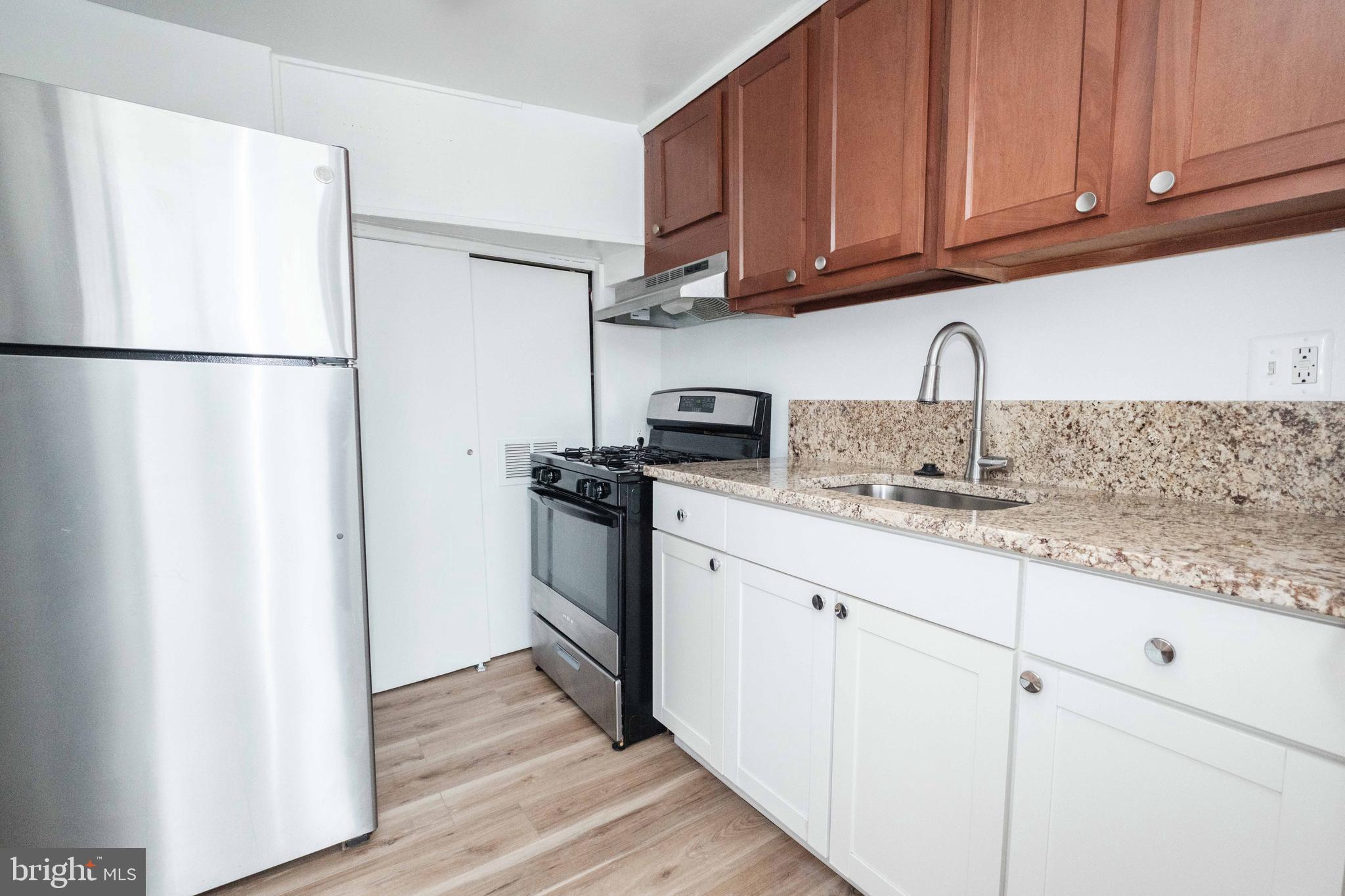 IVERSON SQUARE CONDOMINIUM - Residential