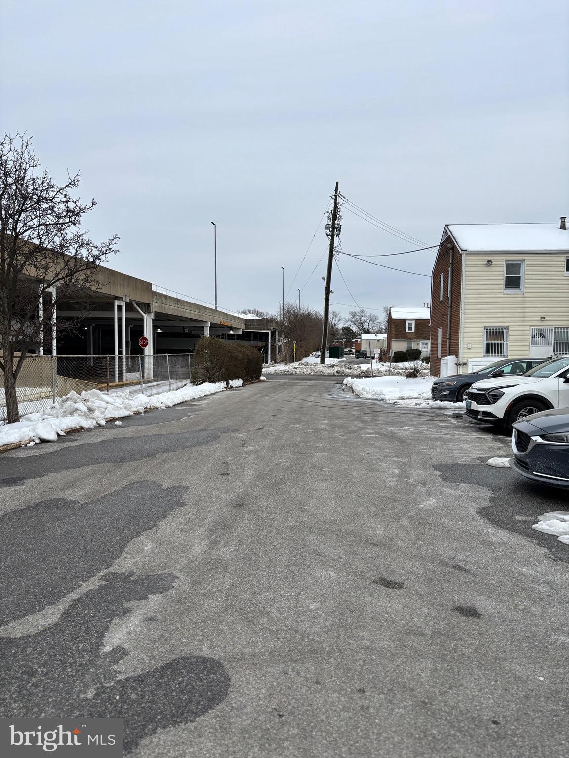 IVERSON SQUARE CONDOMINIUM - Residential