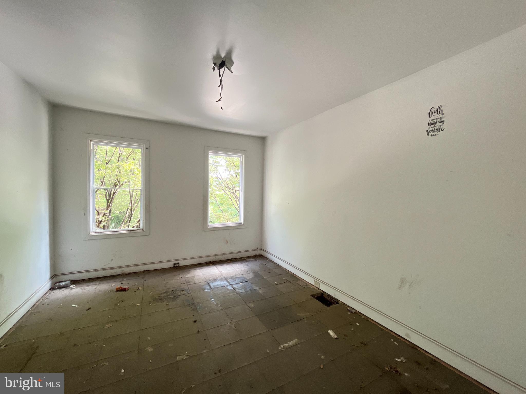 MILL HILL - Residential