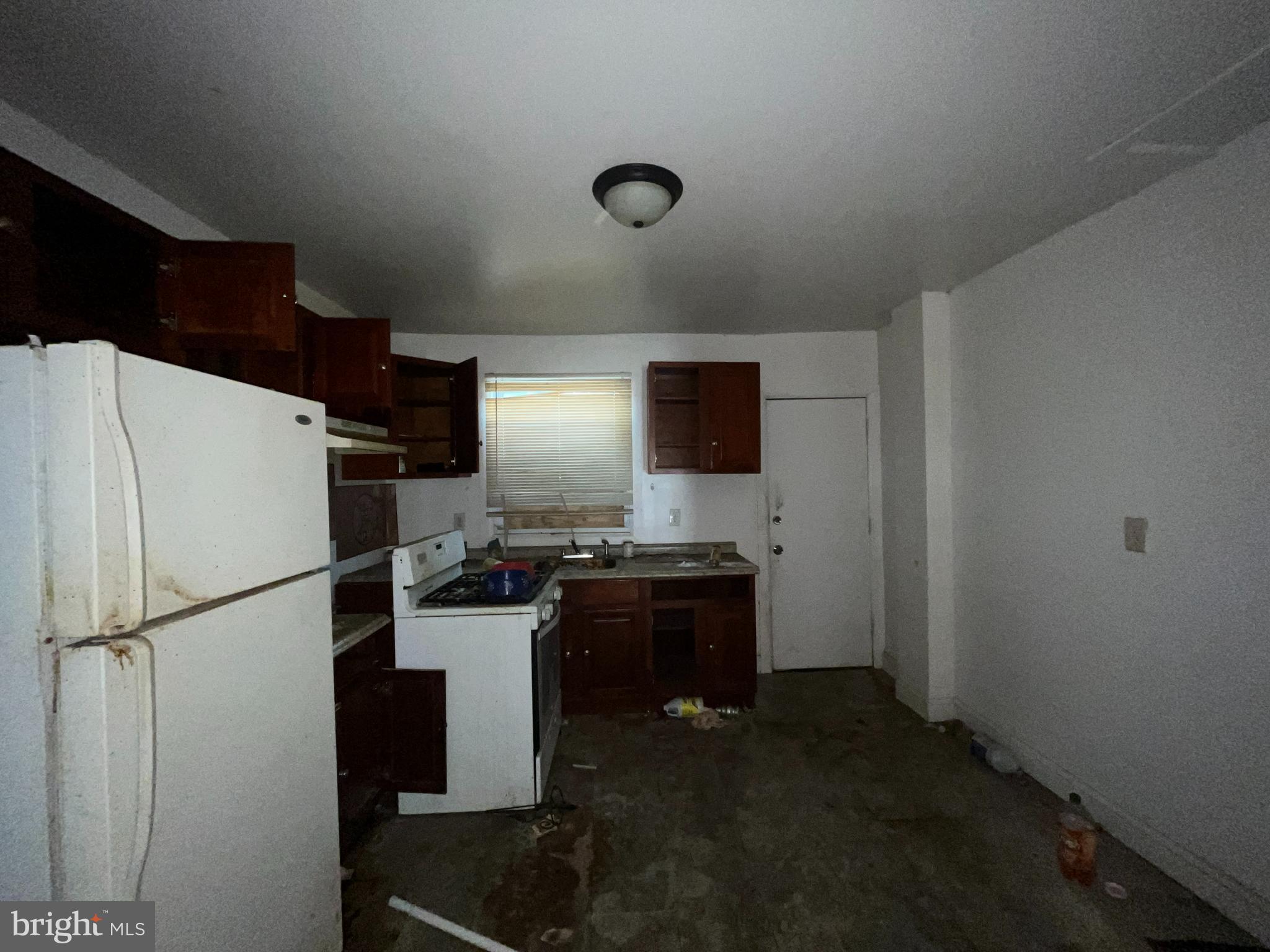 2424 WILKENS AVENUE