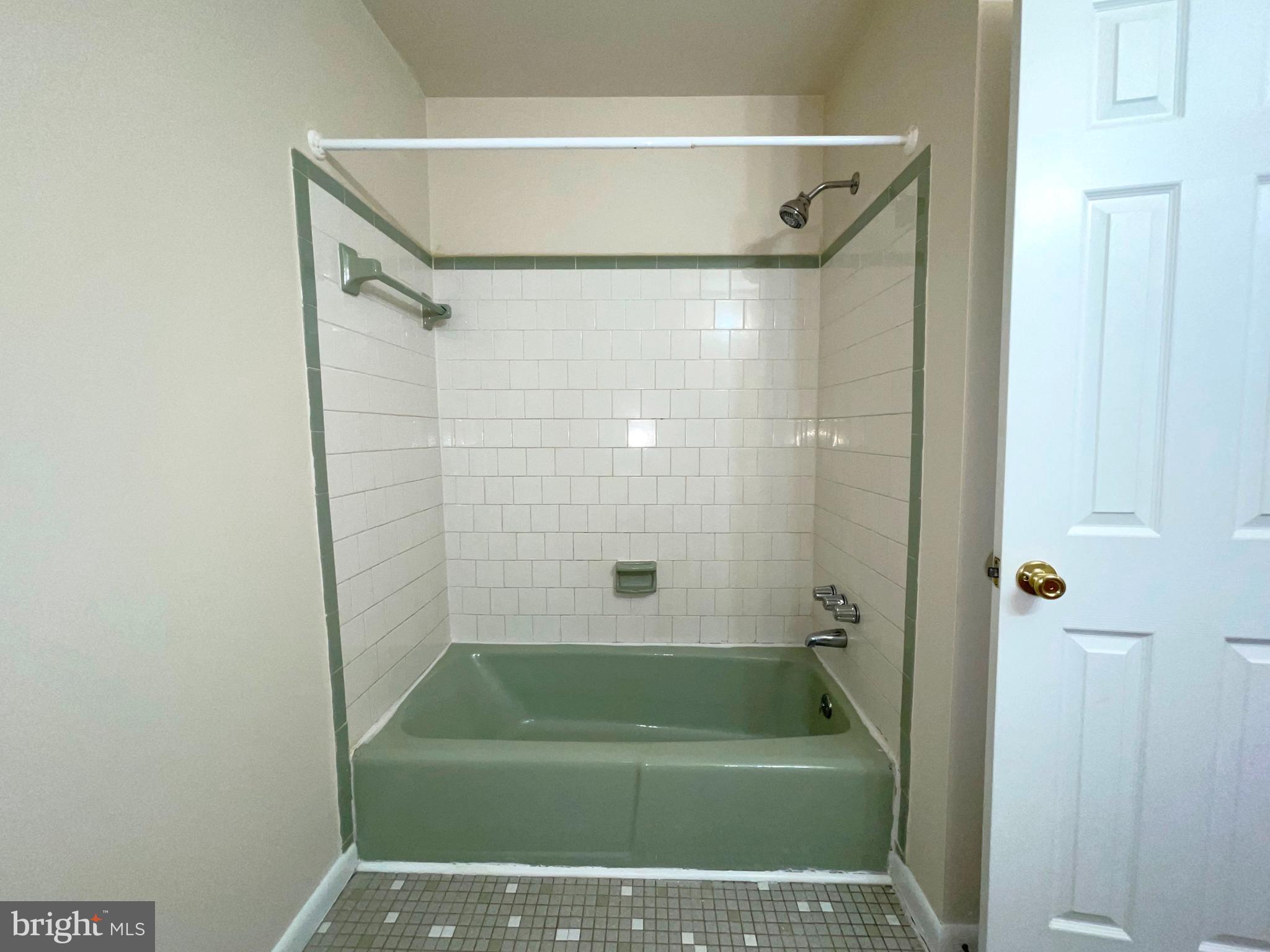 COLONY SQUARE - Residential Lease