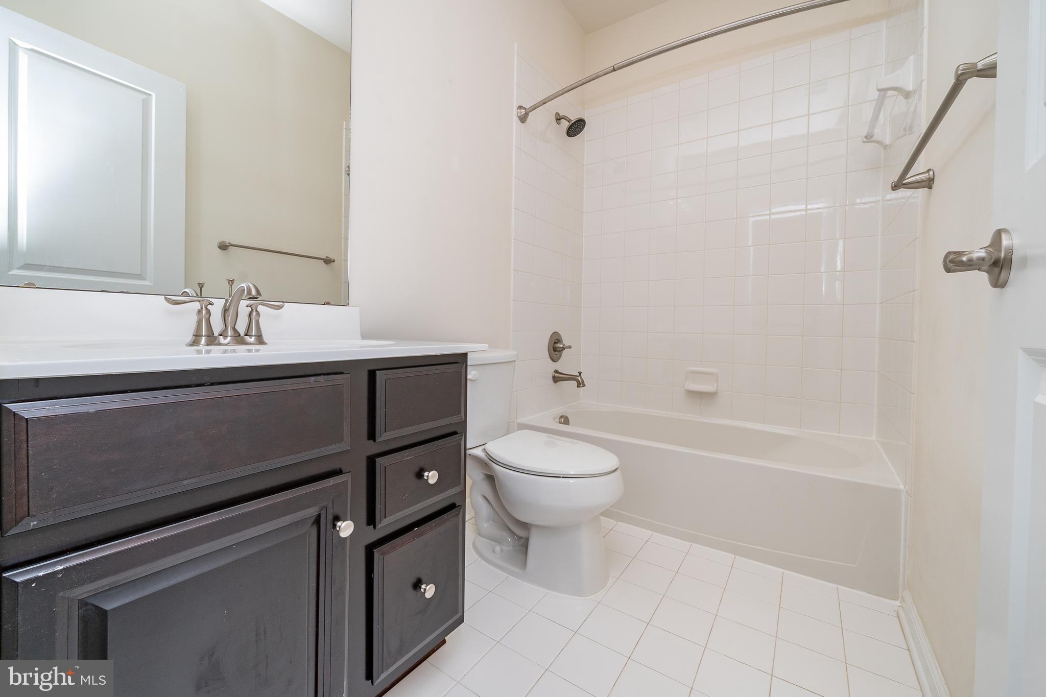 CREEKSIDE VILLAGE AT TANYARD SPRINGS - Residential