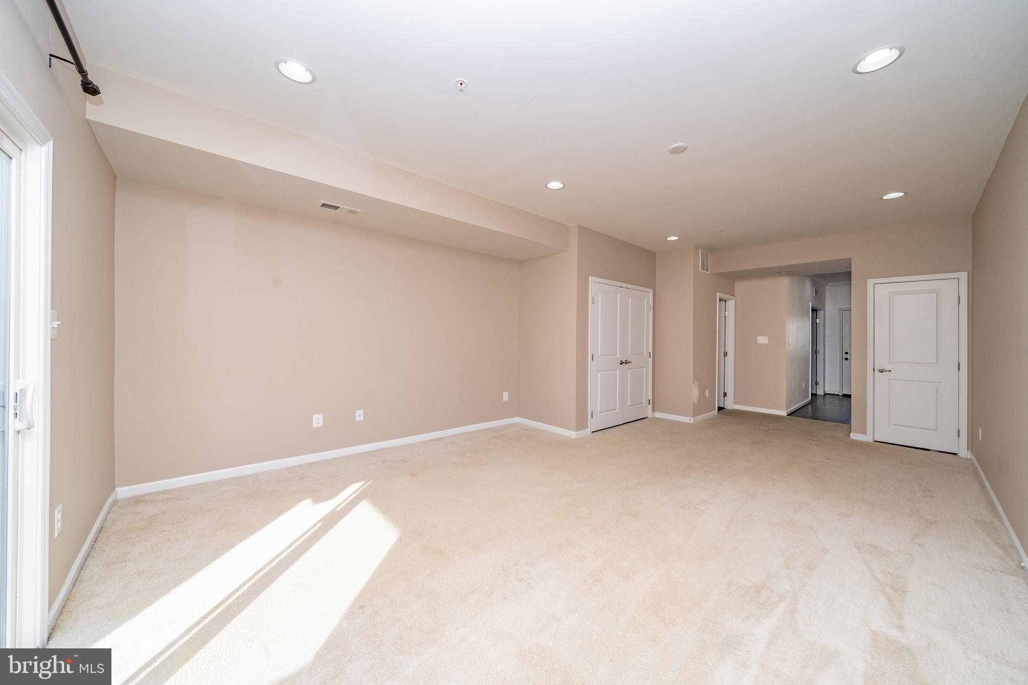 CREEKSIDE VILLAGE AT TANYARD SPRINGS - Residential