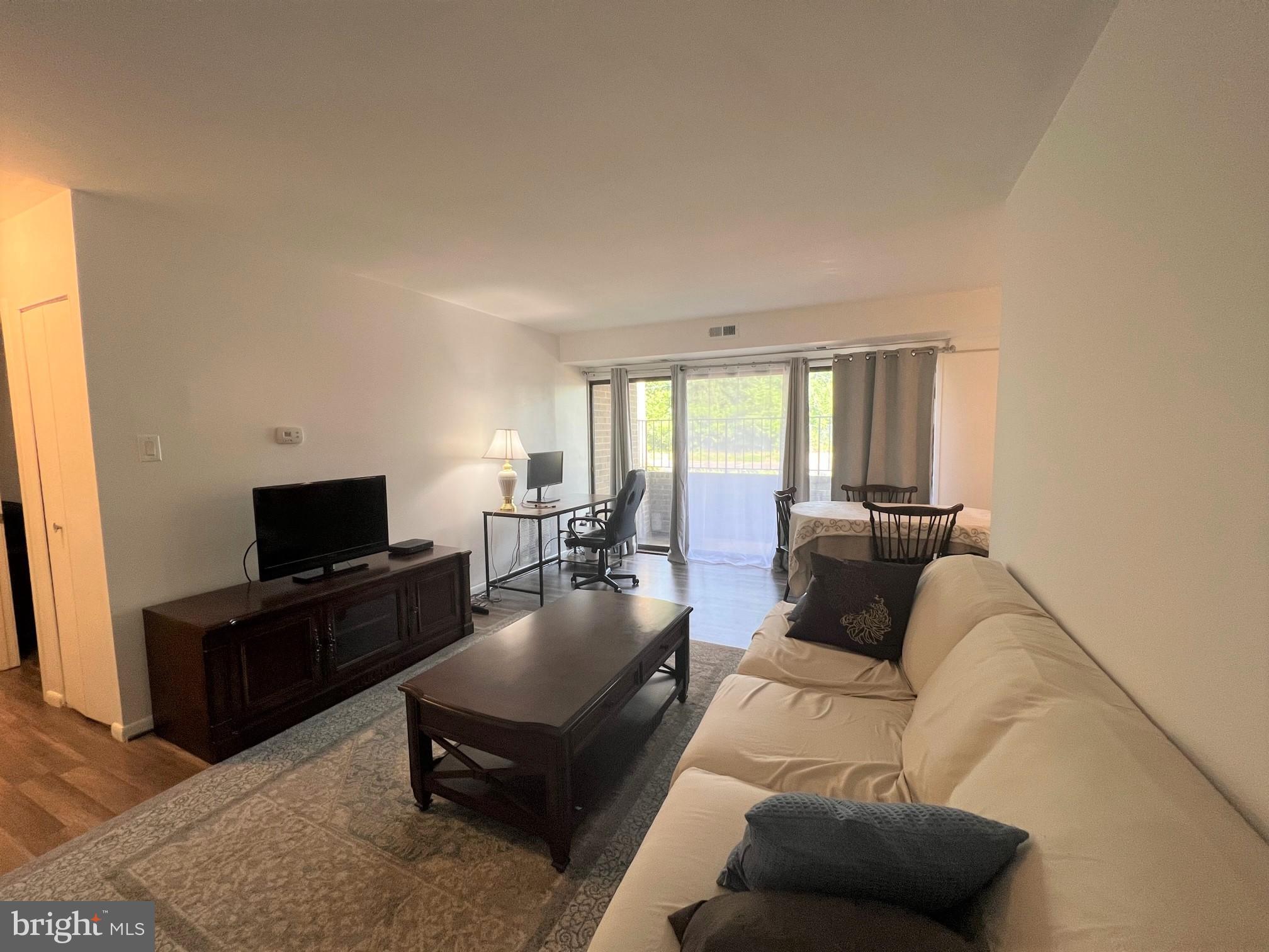 SUMMERTREE CONDO APTS - Residential