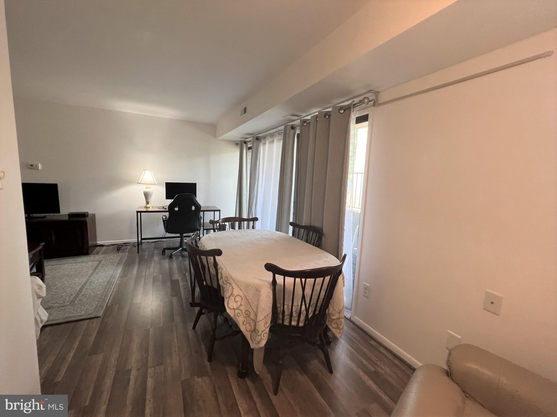 SUMMERTREE CONDO APTS - Residential