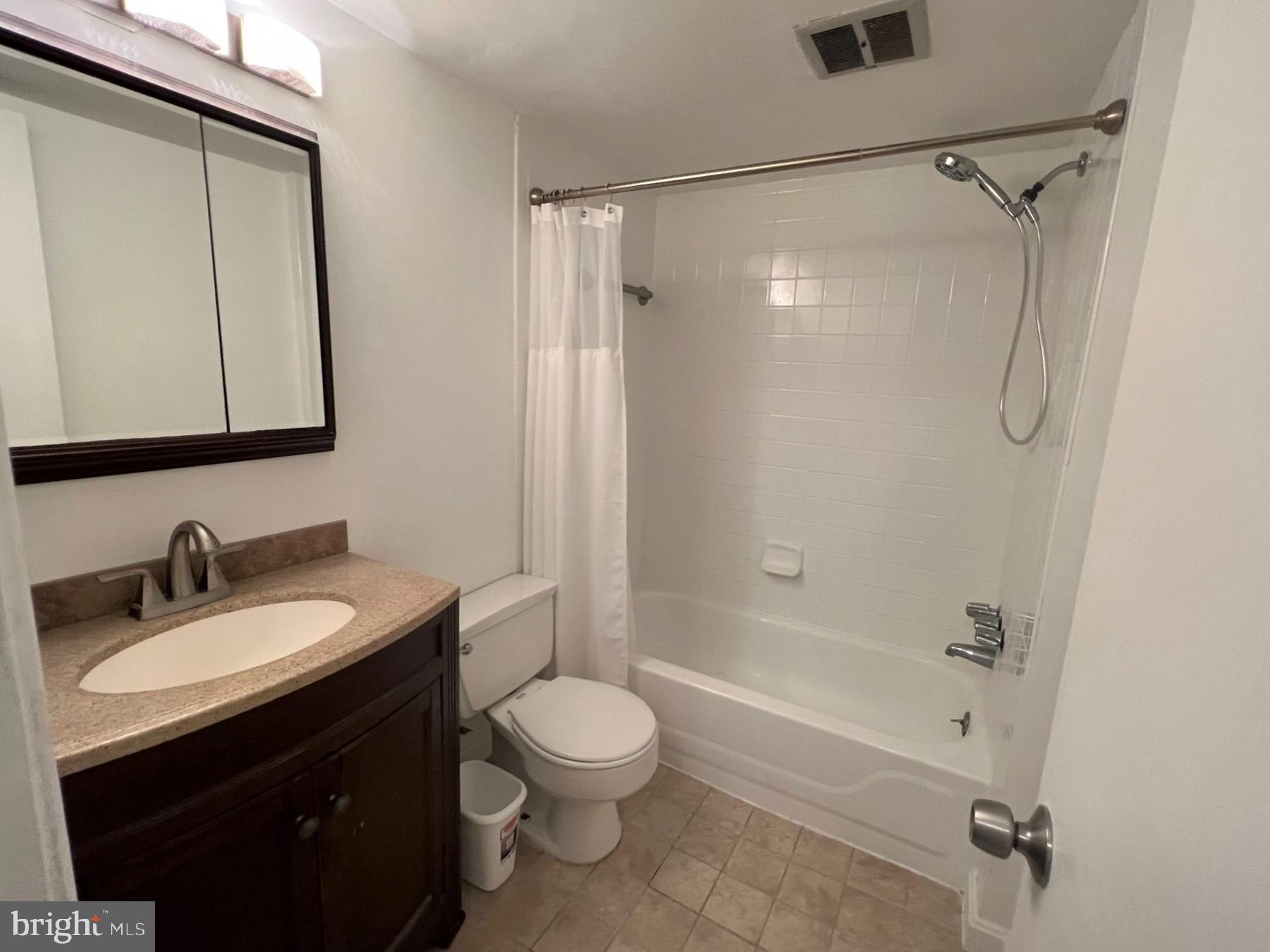 SUMMERTREE CONDO APTS - Residential