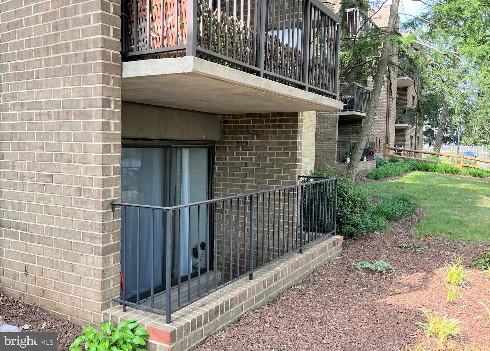 SUMMERTREE CONDO APTS - Residential