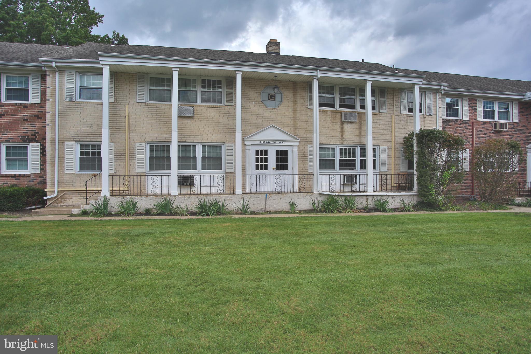 VALLEY HOUSE - Residential