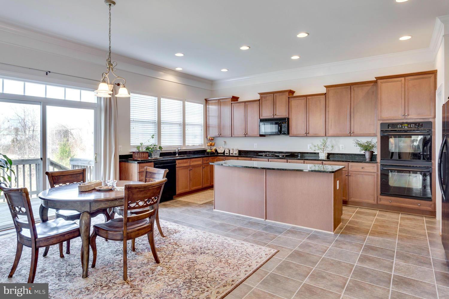 VINT HILL - Residential