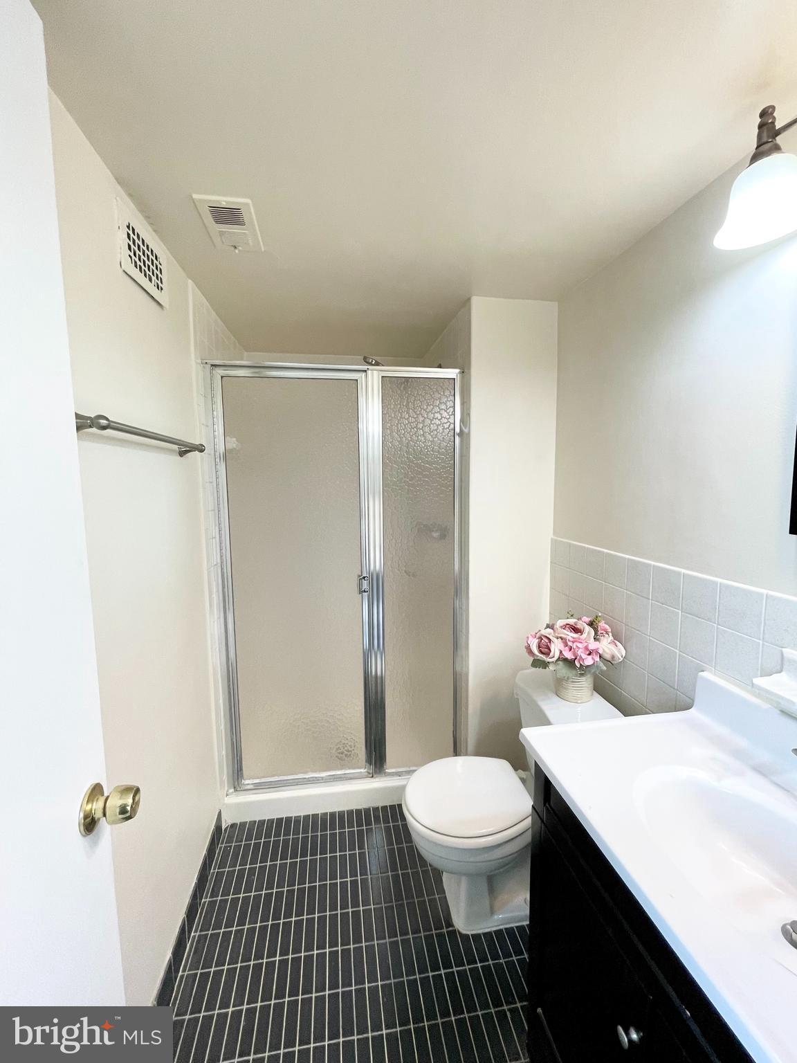 AMERICANA CENTRE - Residential Lease