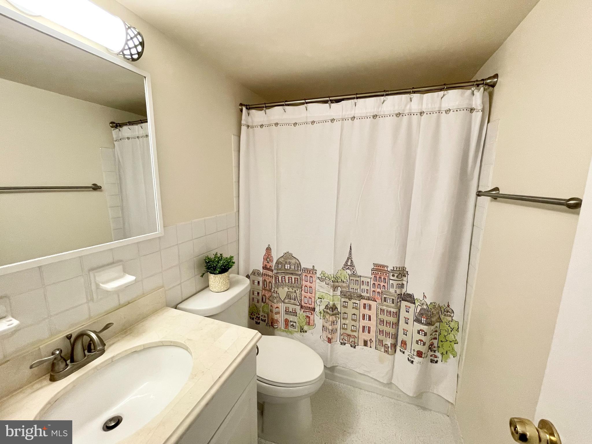 AMERICANA CENTRE - Residential Lease