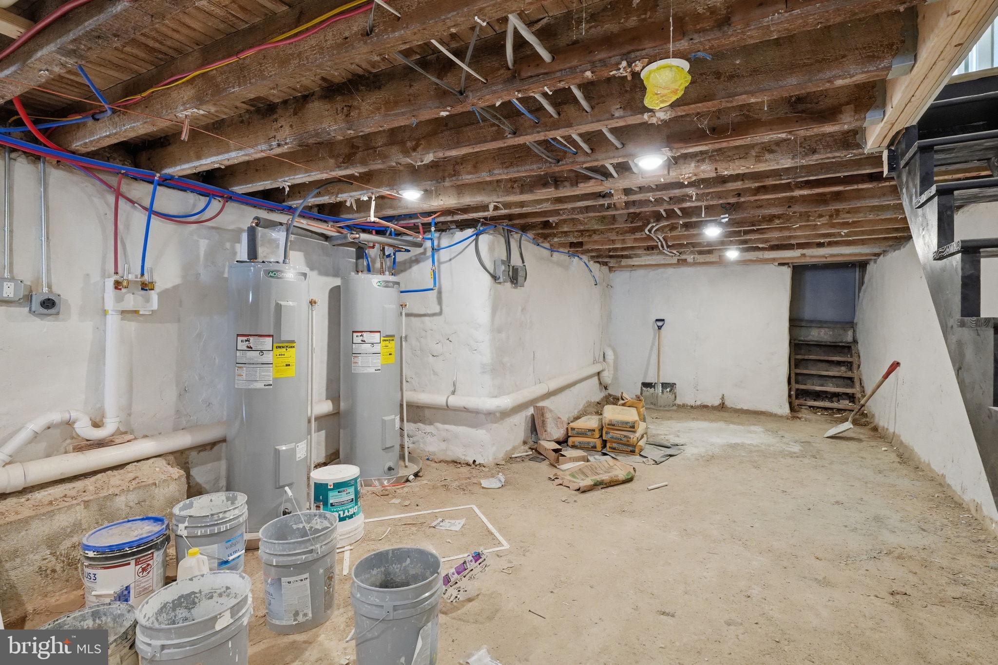 ELMWOOD PARK - Residential Income