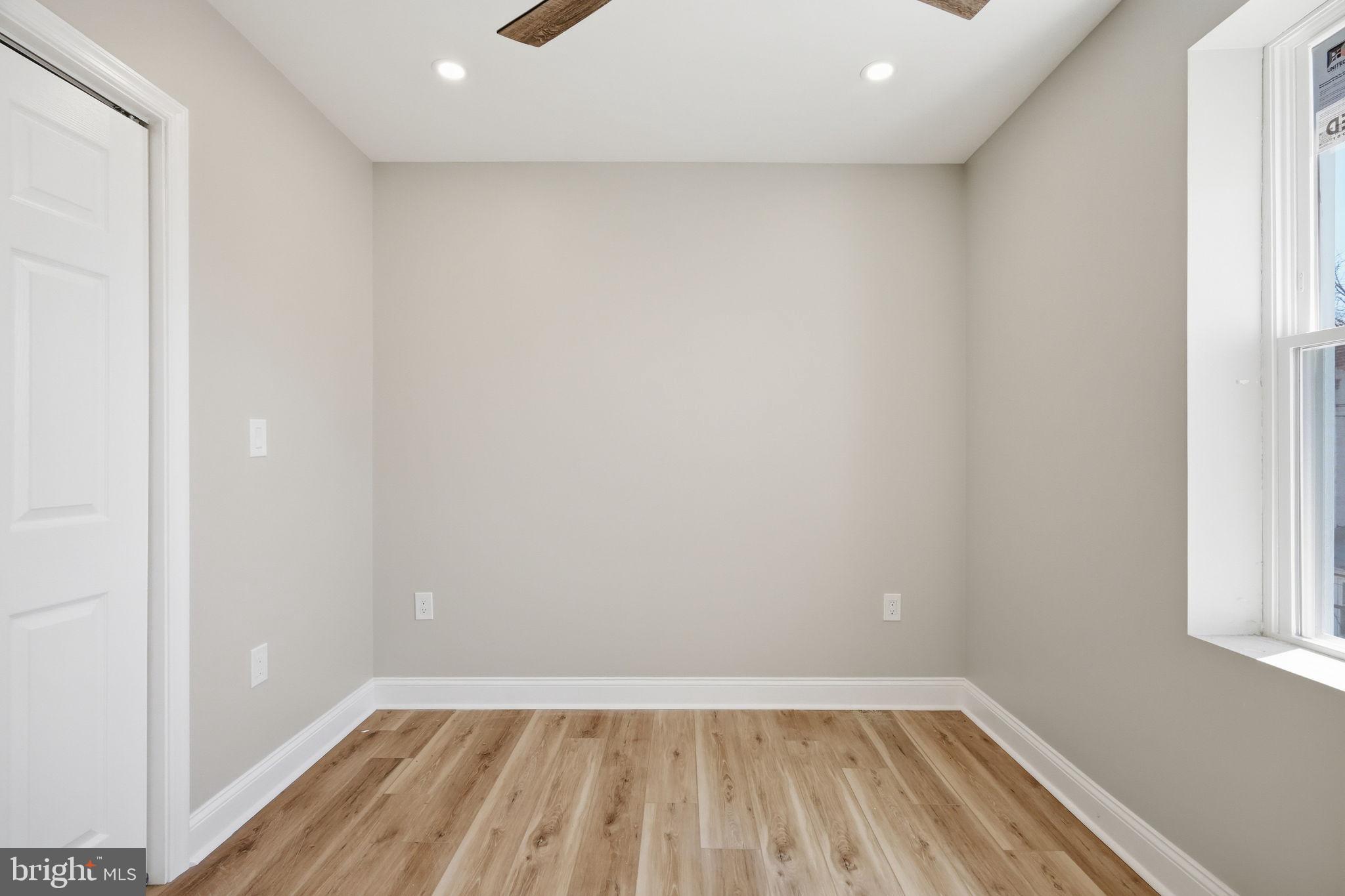 ELMWOOD PARK - Residential Income