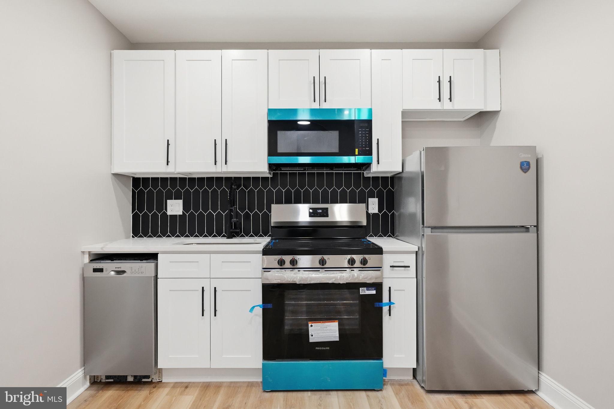 ELMWOOD PARK - Residential Income