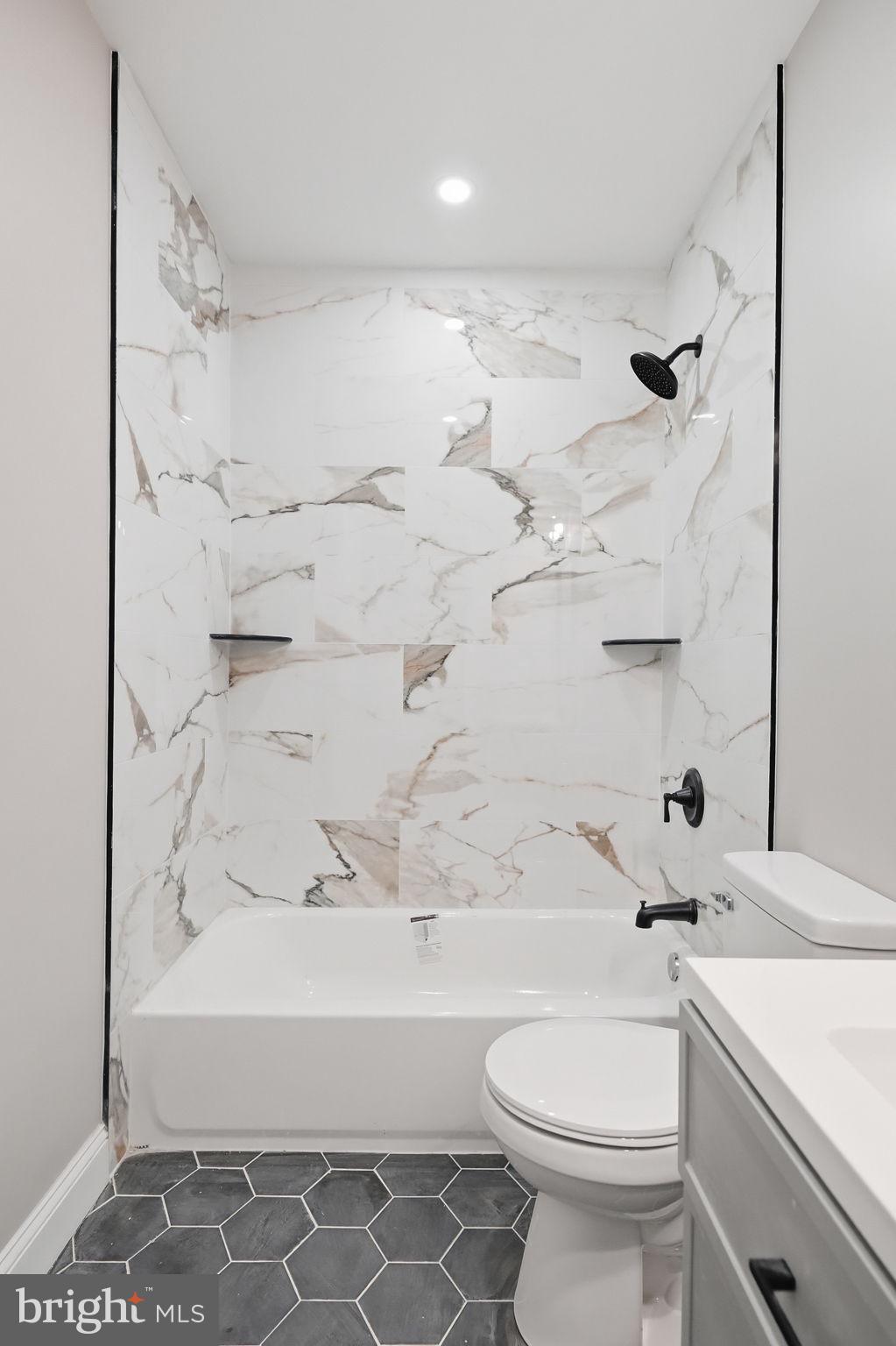 ELMWOOD PARK - Residential Income