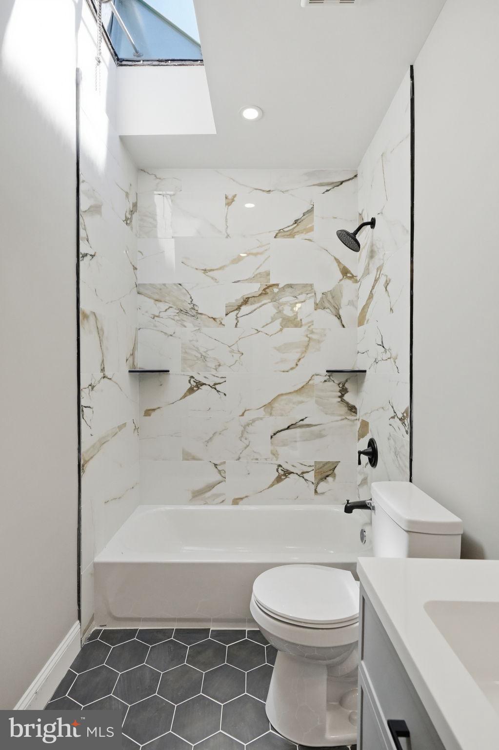 ELMWOOD PARK - Residential Income