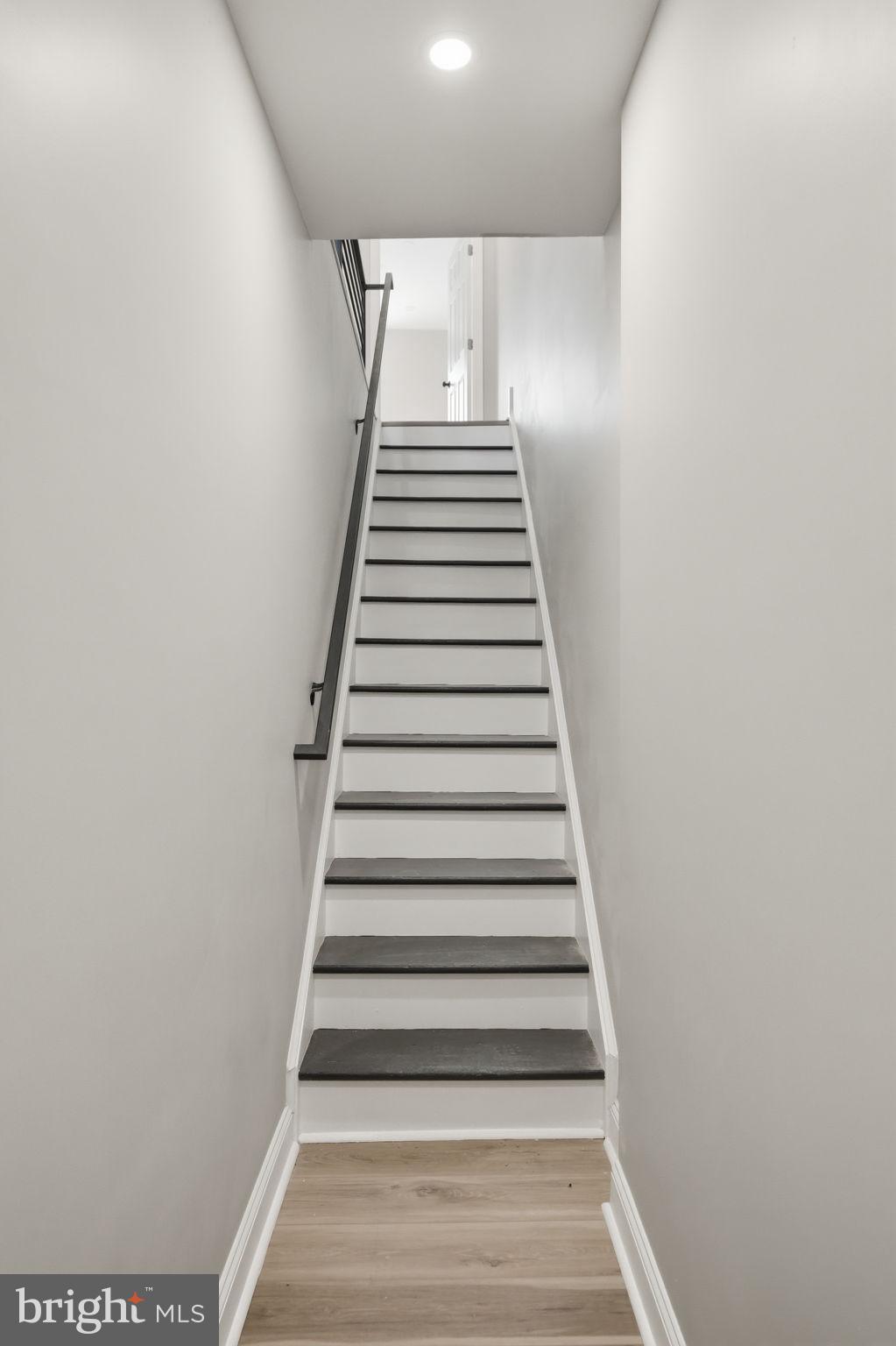 ELMWOOD PARK - Residential Income