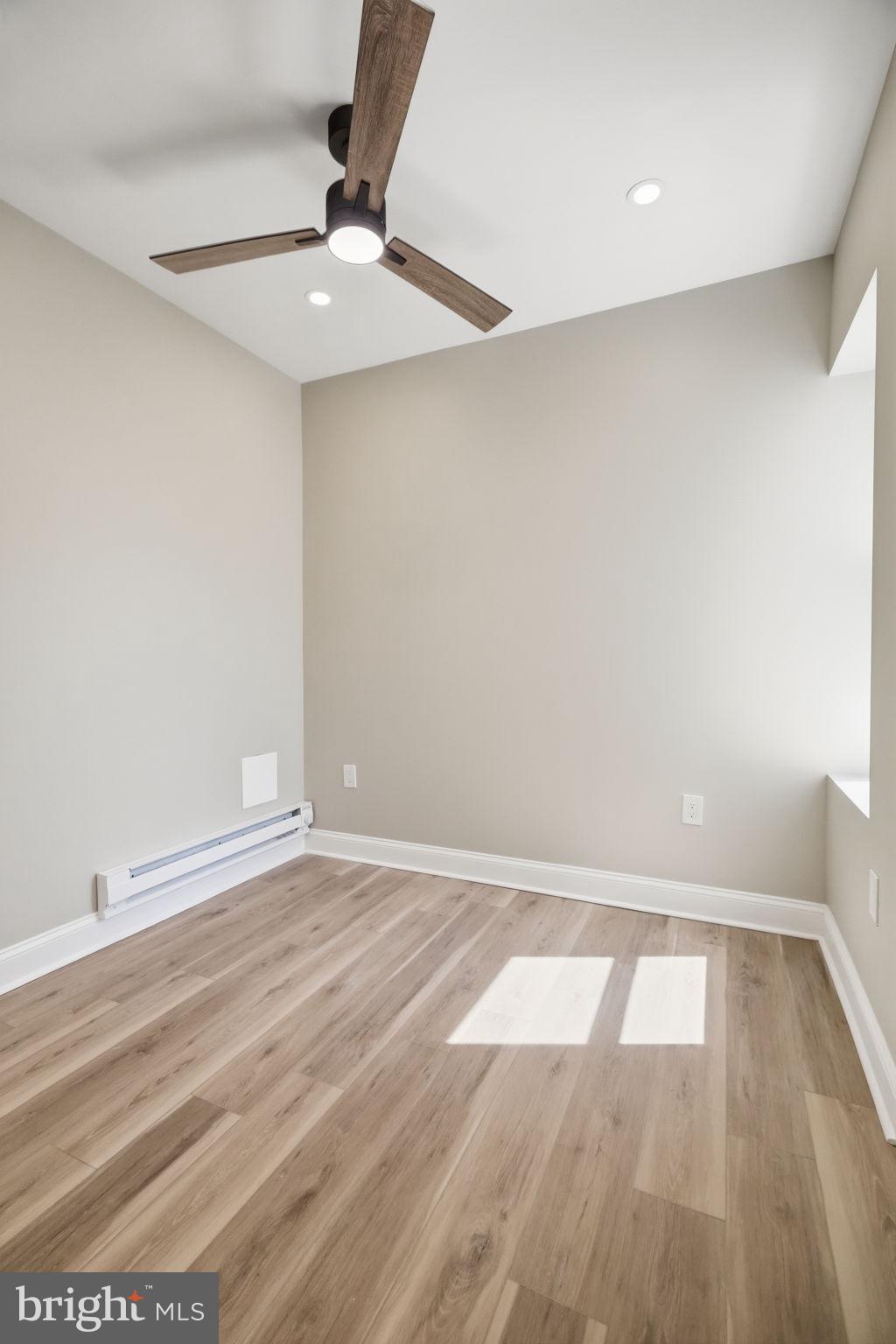 ELMWOOD PARK - Residential Income