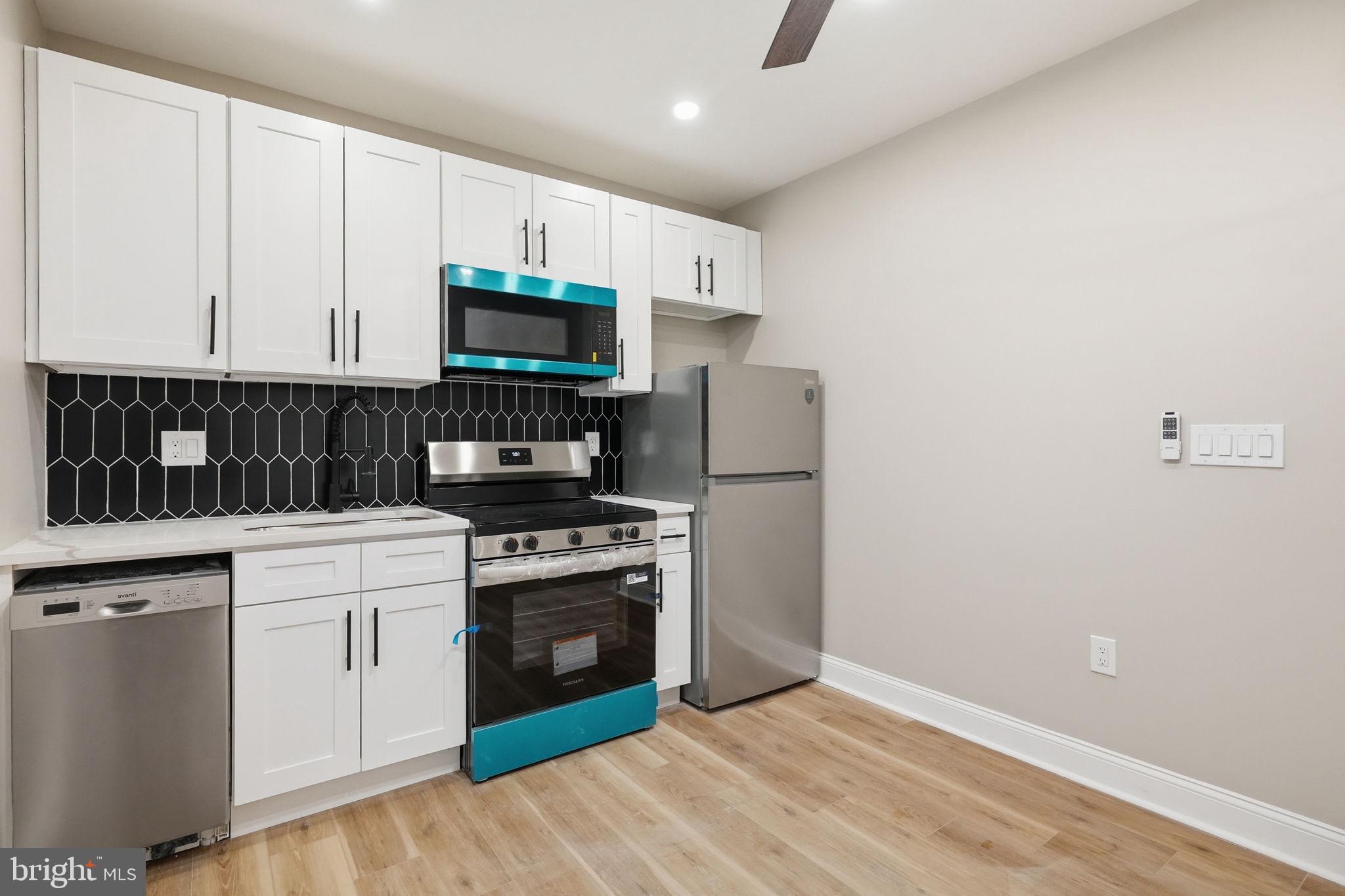 ELMWOOD PARK - Residential Income