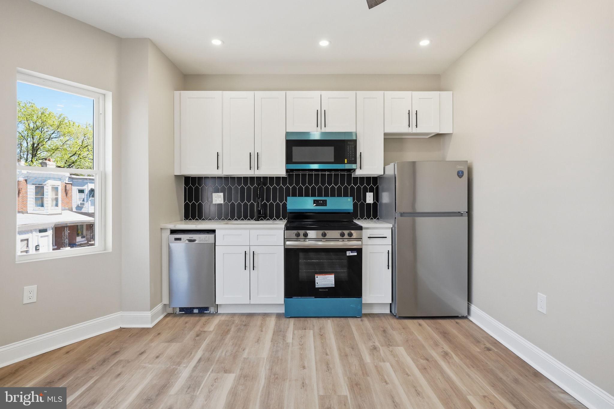 ELMWOOD PARK - Residential Income